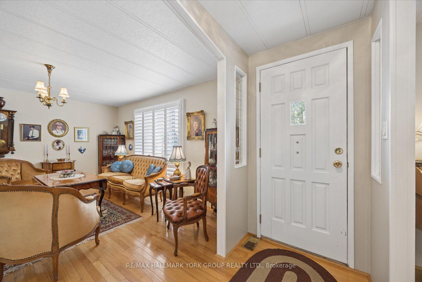 Photo 4 of 10 Kelsey Crescent, Georgina, Sutton & Jackson's Point — HOMEH