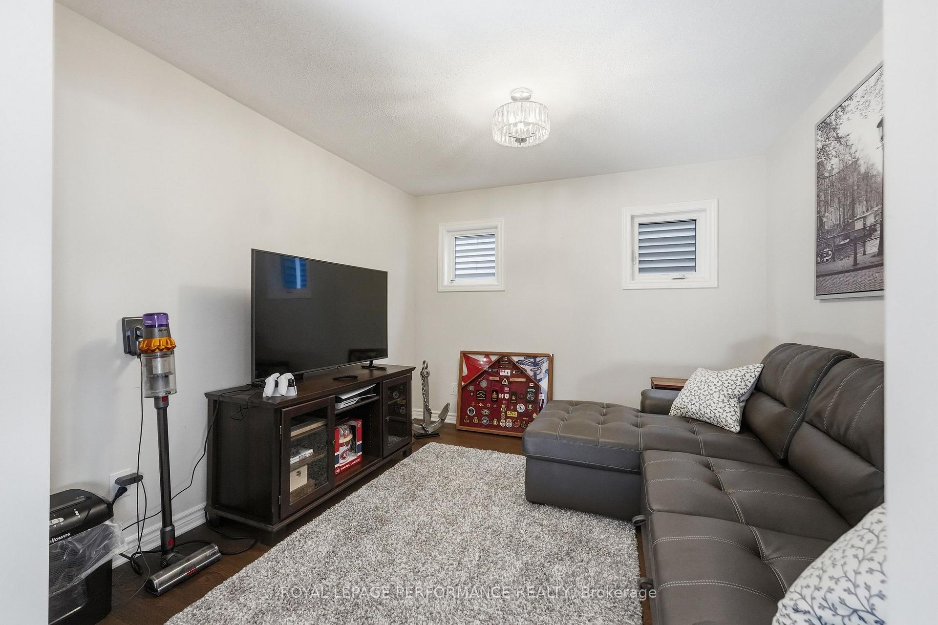 Photo 5 of 66 Baldcypress Way, Ottawa, Kanata - Emerald Meadows/Trailwest — HOMEH