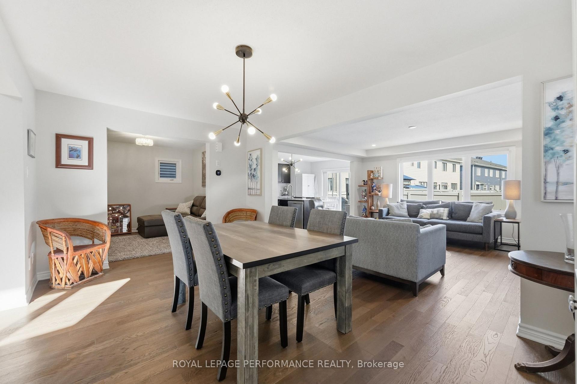 Photo 11 of 66 Baldcypress Way, Ottawa, Kanata - Emerald Meadows/Trailwest — HOMEH