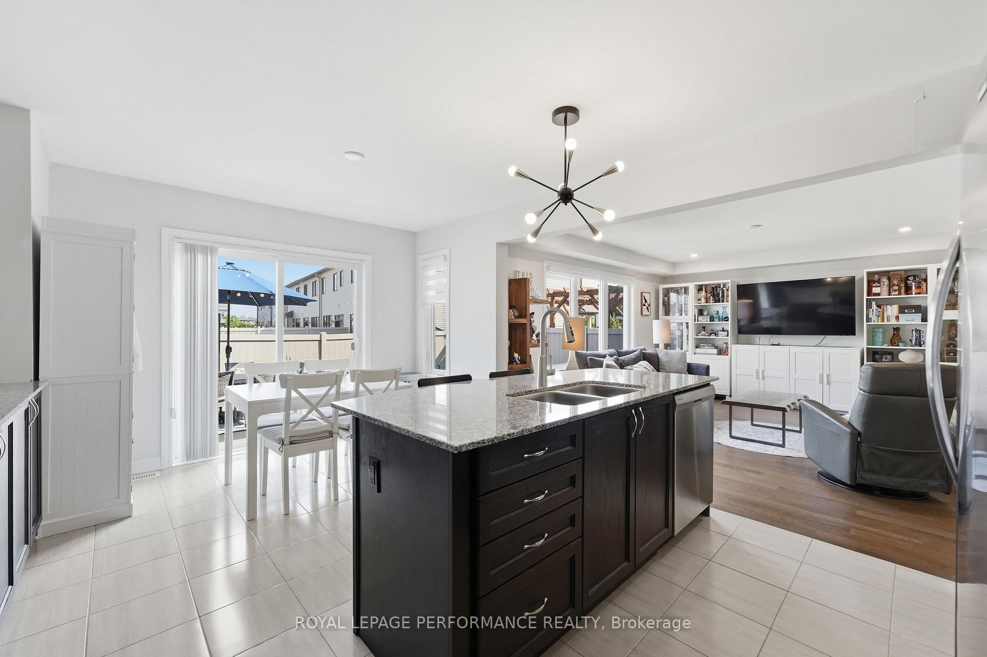 Photo 18 of 66 Baldcypress Way, Ottawa, Kanata - Emerald Meadows/Trailwest — HOMEH