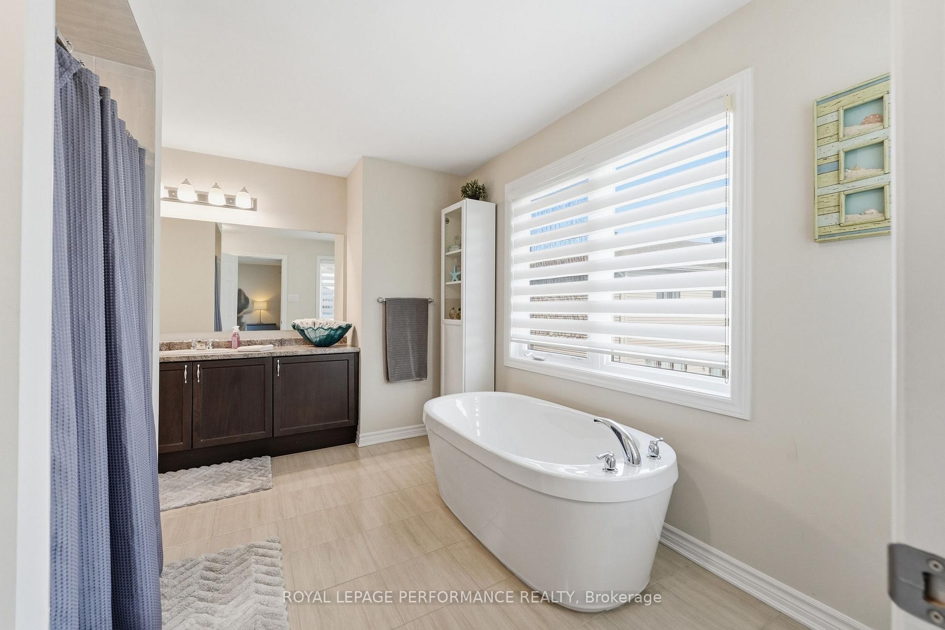 Photo 27 of 66 Baldcypress Way, Ottawa, Kanata - Emerald Meadows/Trailwest — HOMEH