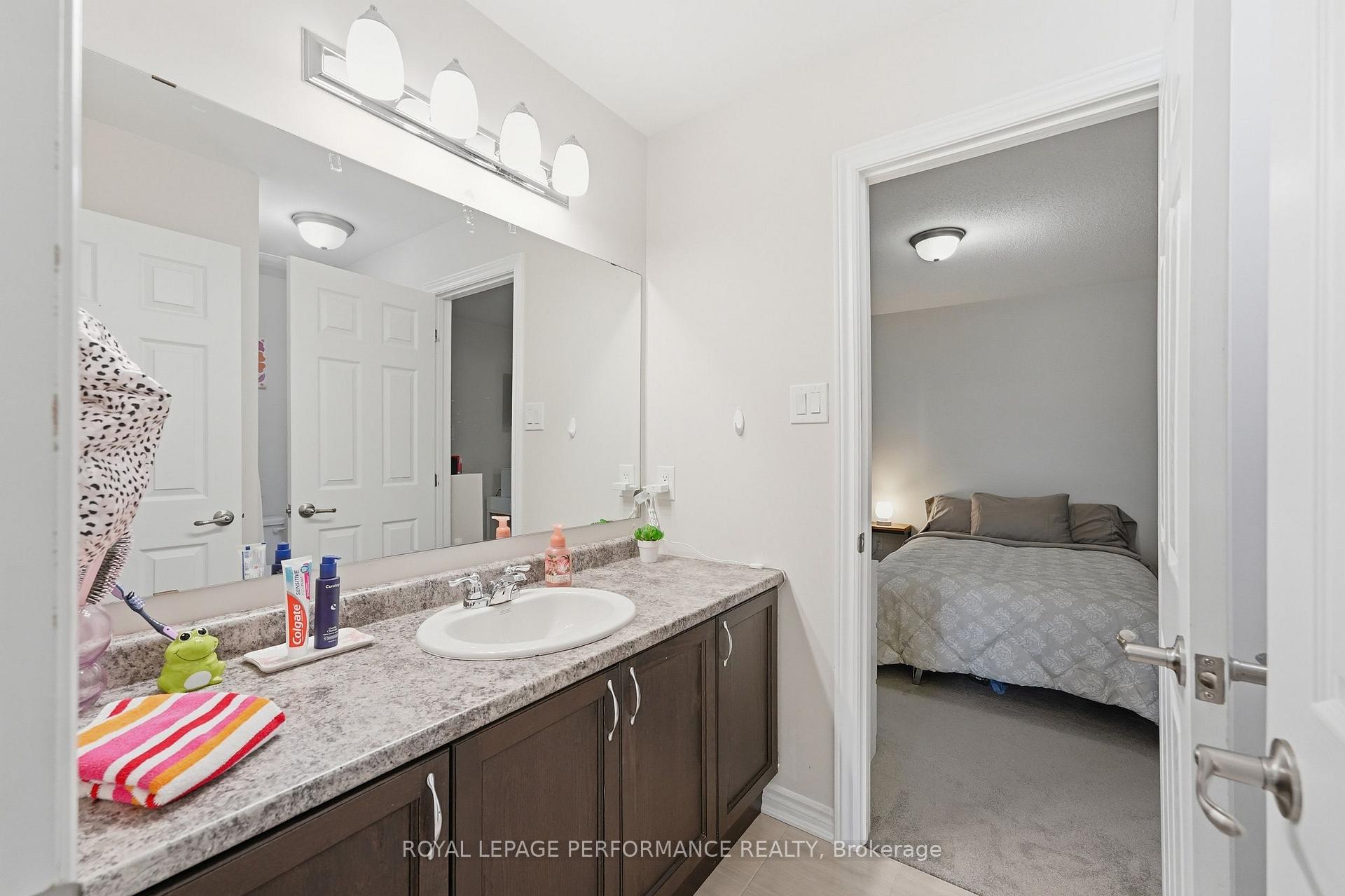 Photo 33 of 66 Baldcypress Way, Ottawa, Kanata - Emerald Meadows/Trailwest — HOMEH