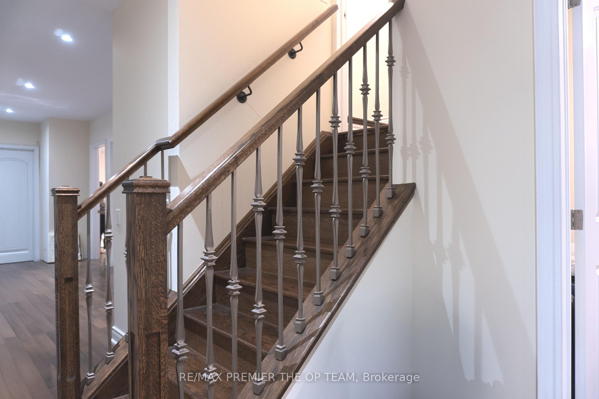 Photo 6 of Unit Lower, 7 Dunrobin Crescent, Vaughan, Kleinburg — HOMEH