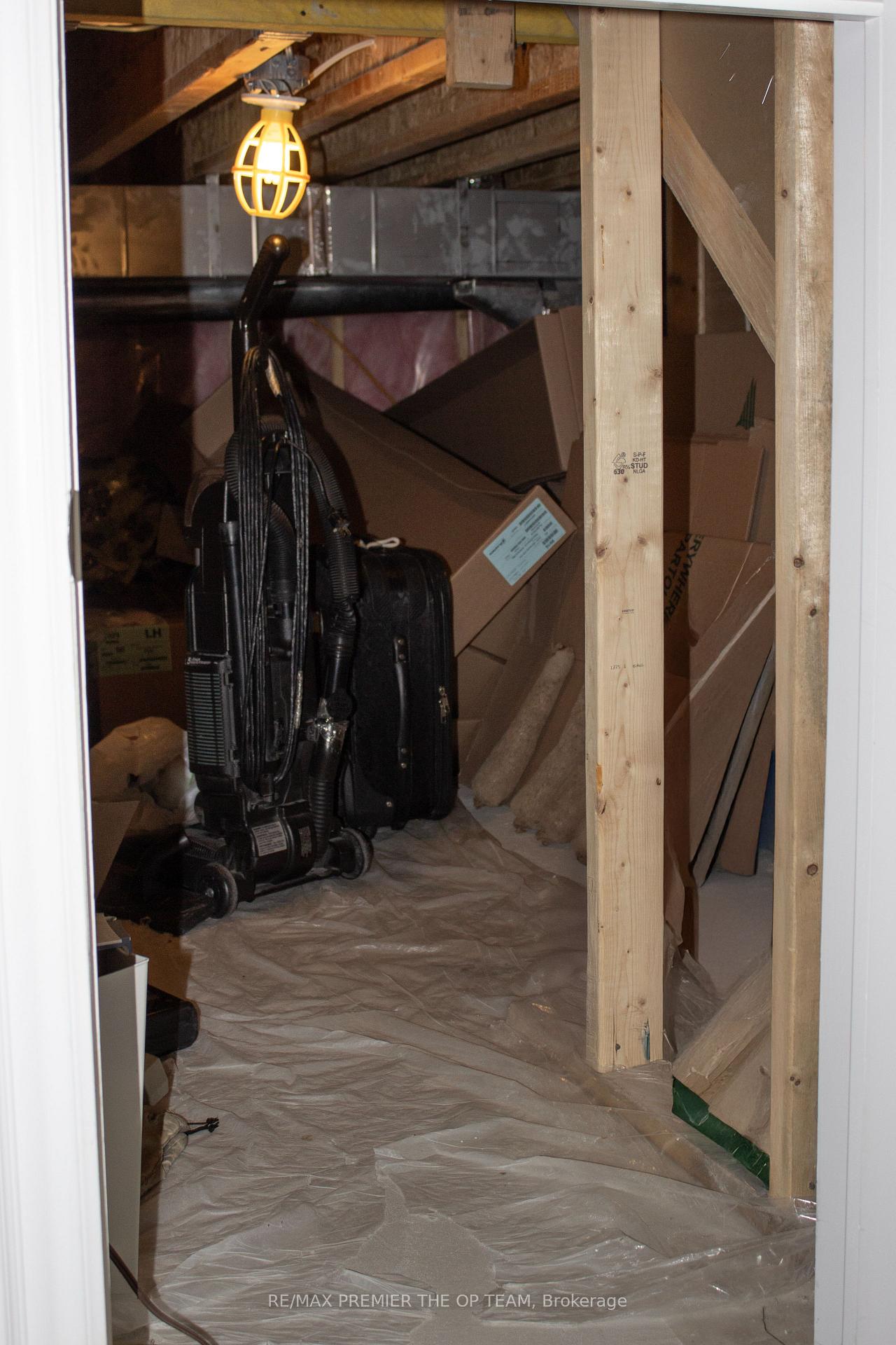 Photo 14 of Unit Lower, 7 Dunrobin Crescent, Vaughan, Kleinburg — HOMEH