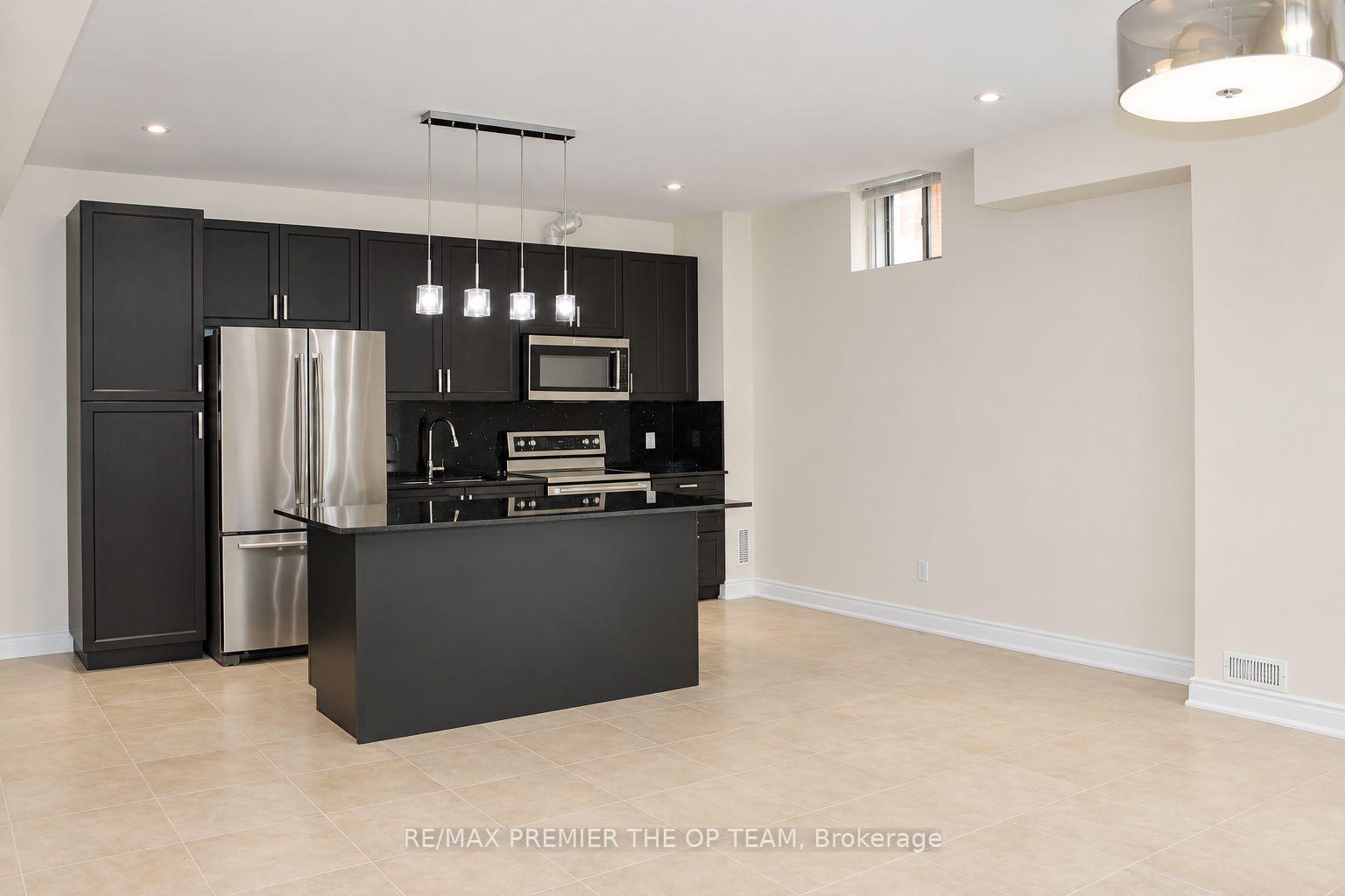 Photo 3 of Unit Lower, 7 Dunrobin Crescent, Vaughan, Kleinburg — HOMEH