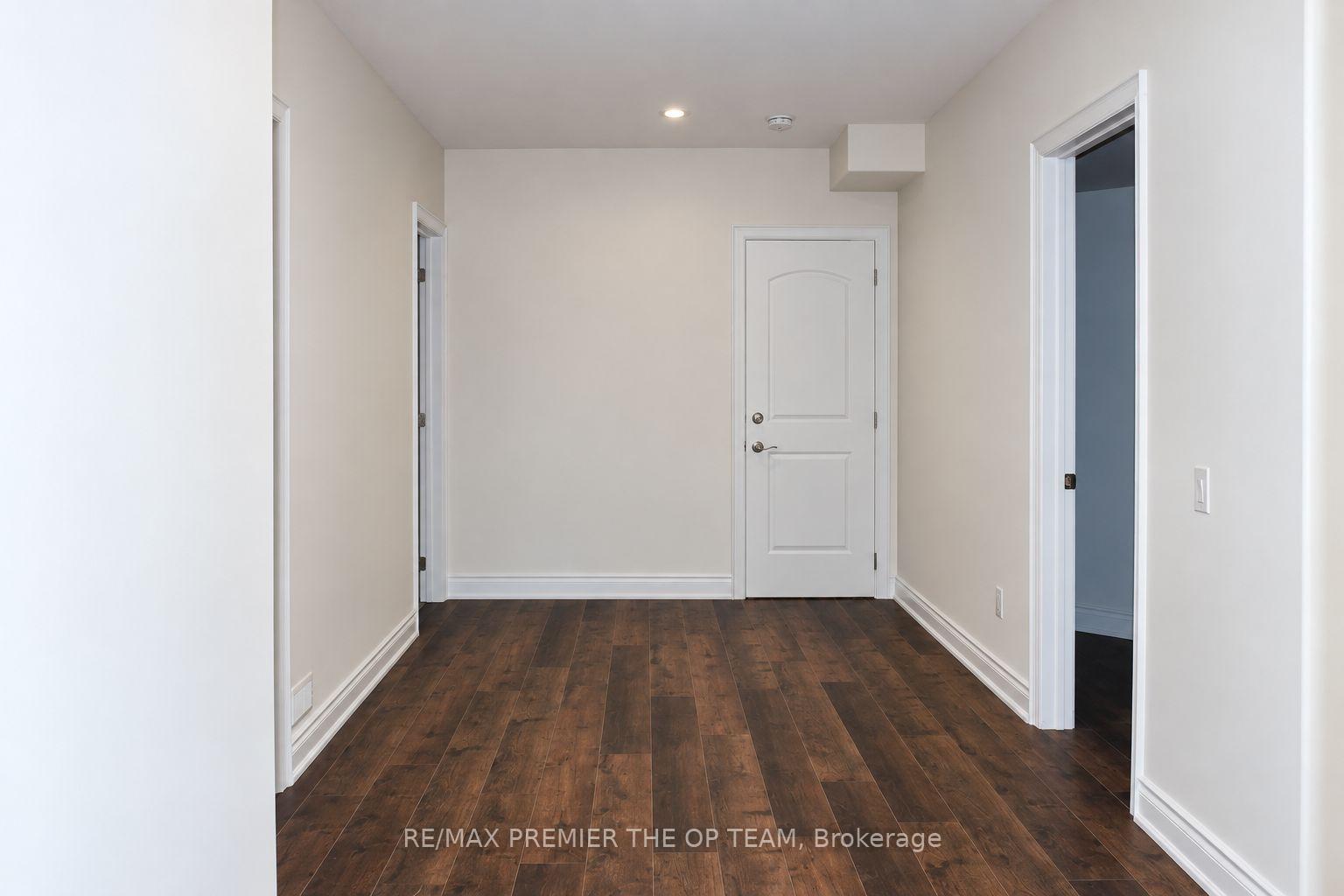 Photo 7 of Unit Lower, 7 Dunrobin Crescent, Vaughan, Kleinburg — HOMEH