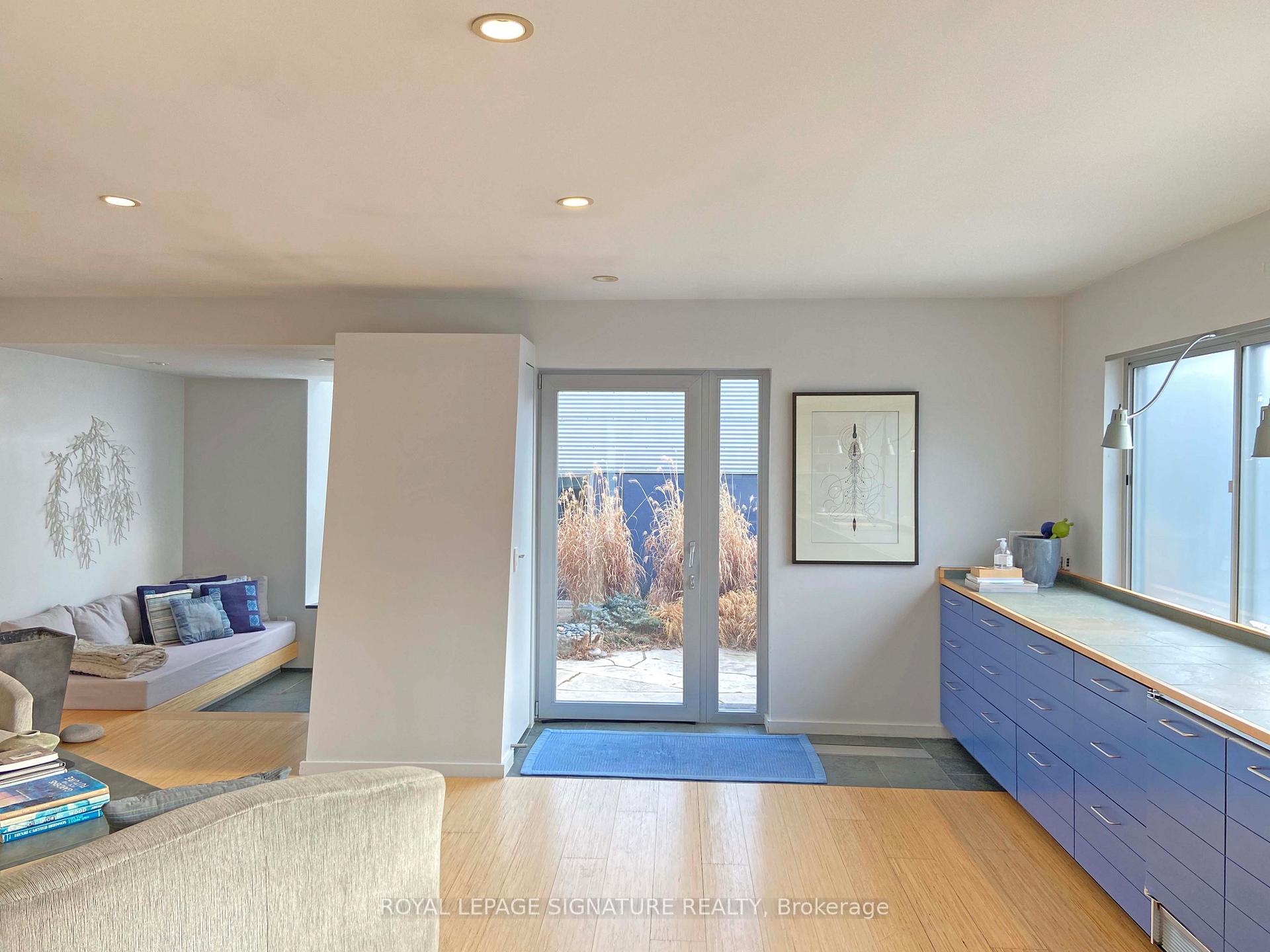 Photo 5 of Unit Main, 623 Wellington Street W, Toronto, Niagara — HOMEH