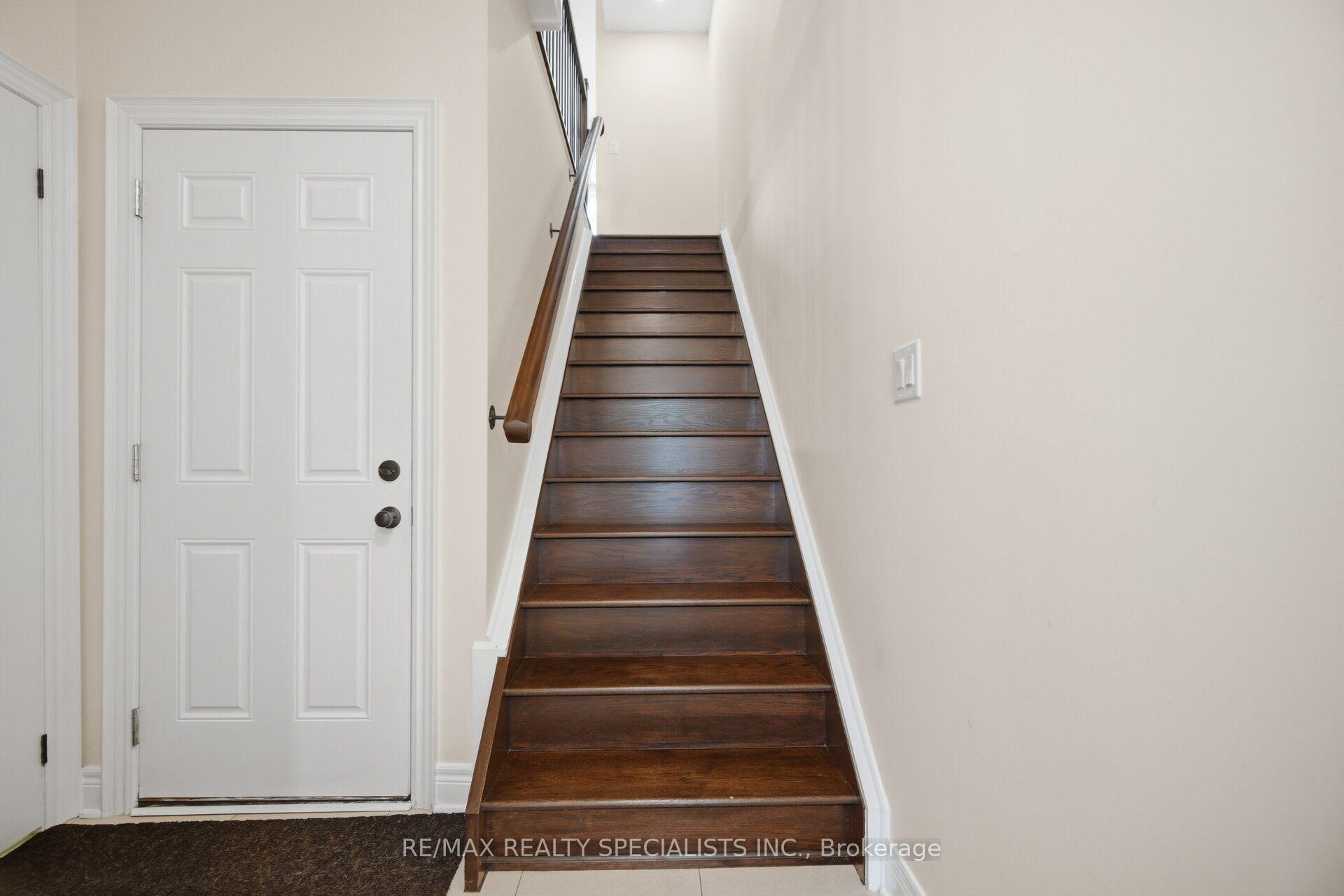 Photo 10 of Unit 112, 1812 Burnhamthorpe Road E, Mississauga, Applewood — HOMEH