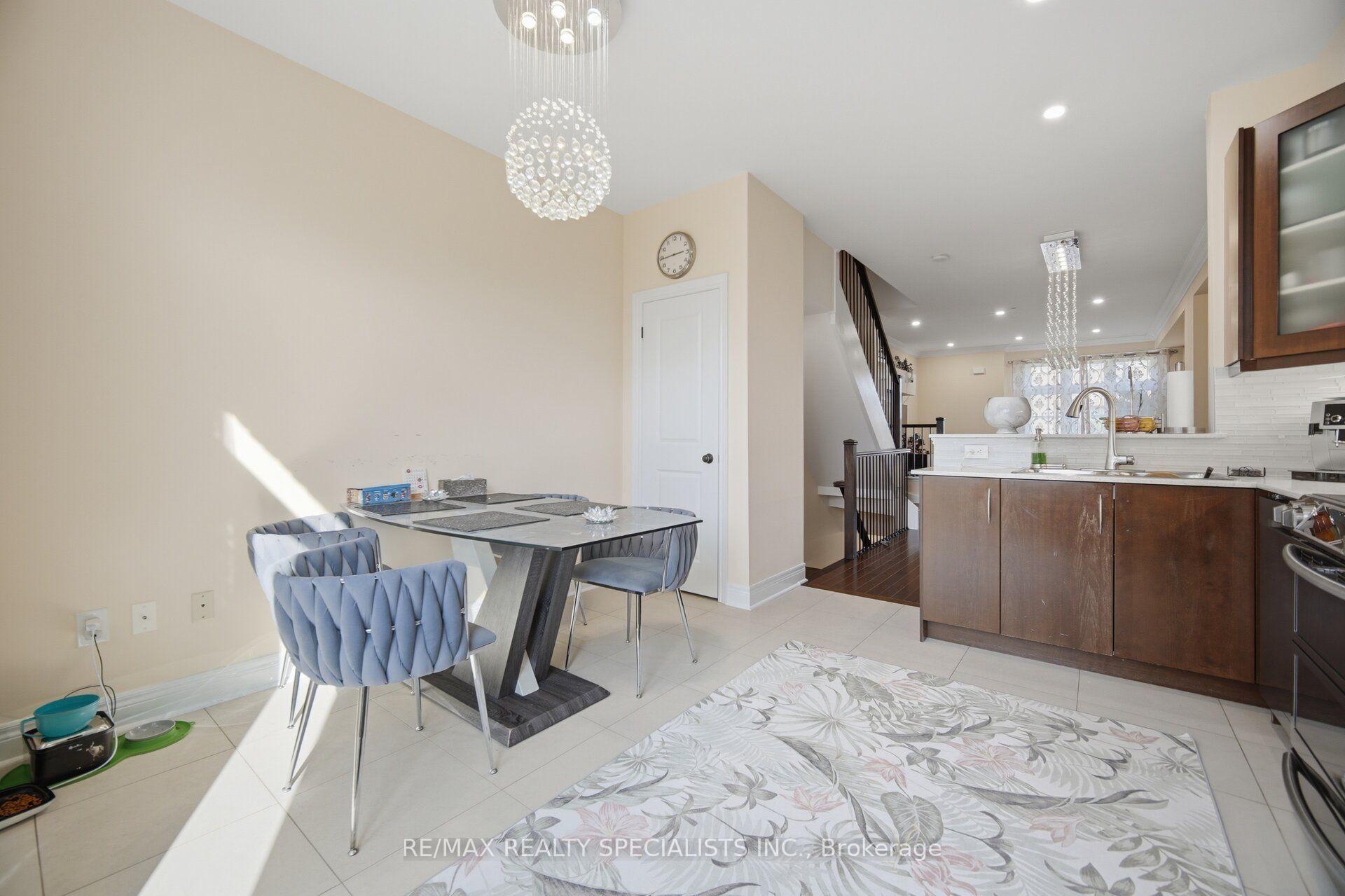 Photo 15 of Unit 112, 1812 Burnhamthorpe Road E, Mississauga, Applewood — HOMEH