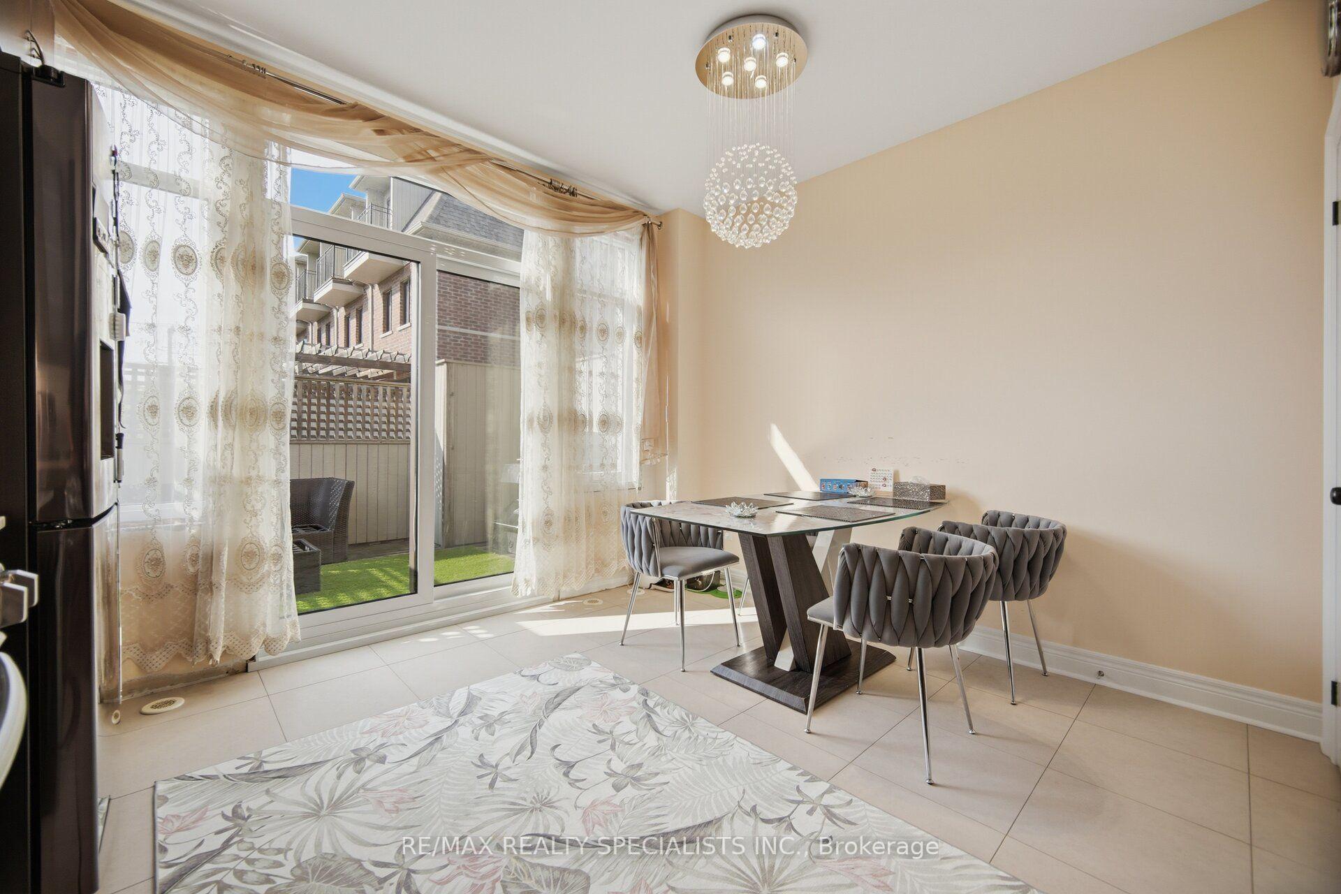Photo 16 of Unit 112, 1812 Burnhamthorpe Road E, Mississauga, Applewood — HOMEH