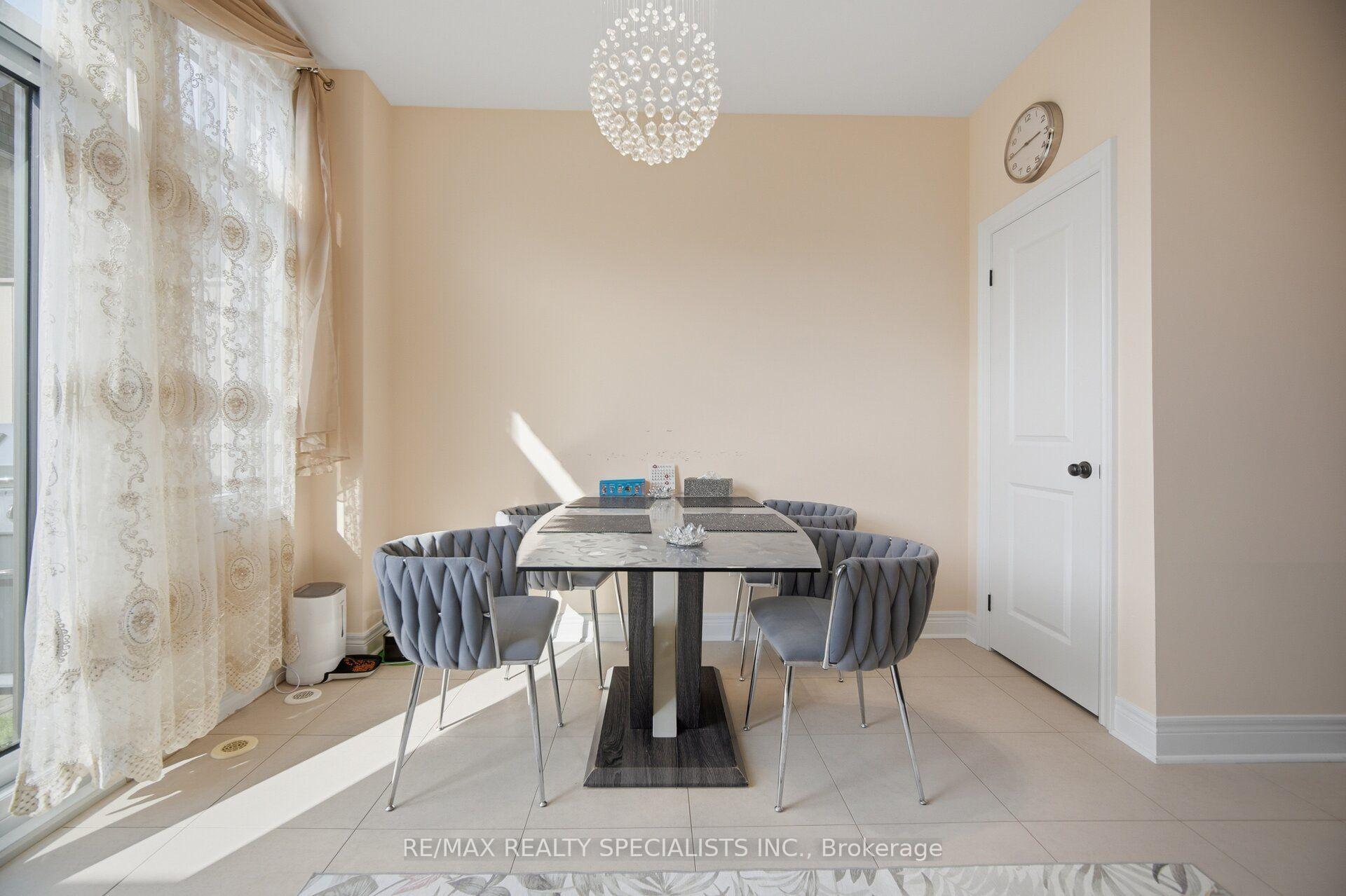 Photo 17 of Unit 112, 1812 Burnhamthorpe Road E, Mississauga, Applewood — HOMEH