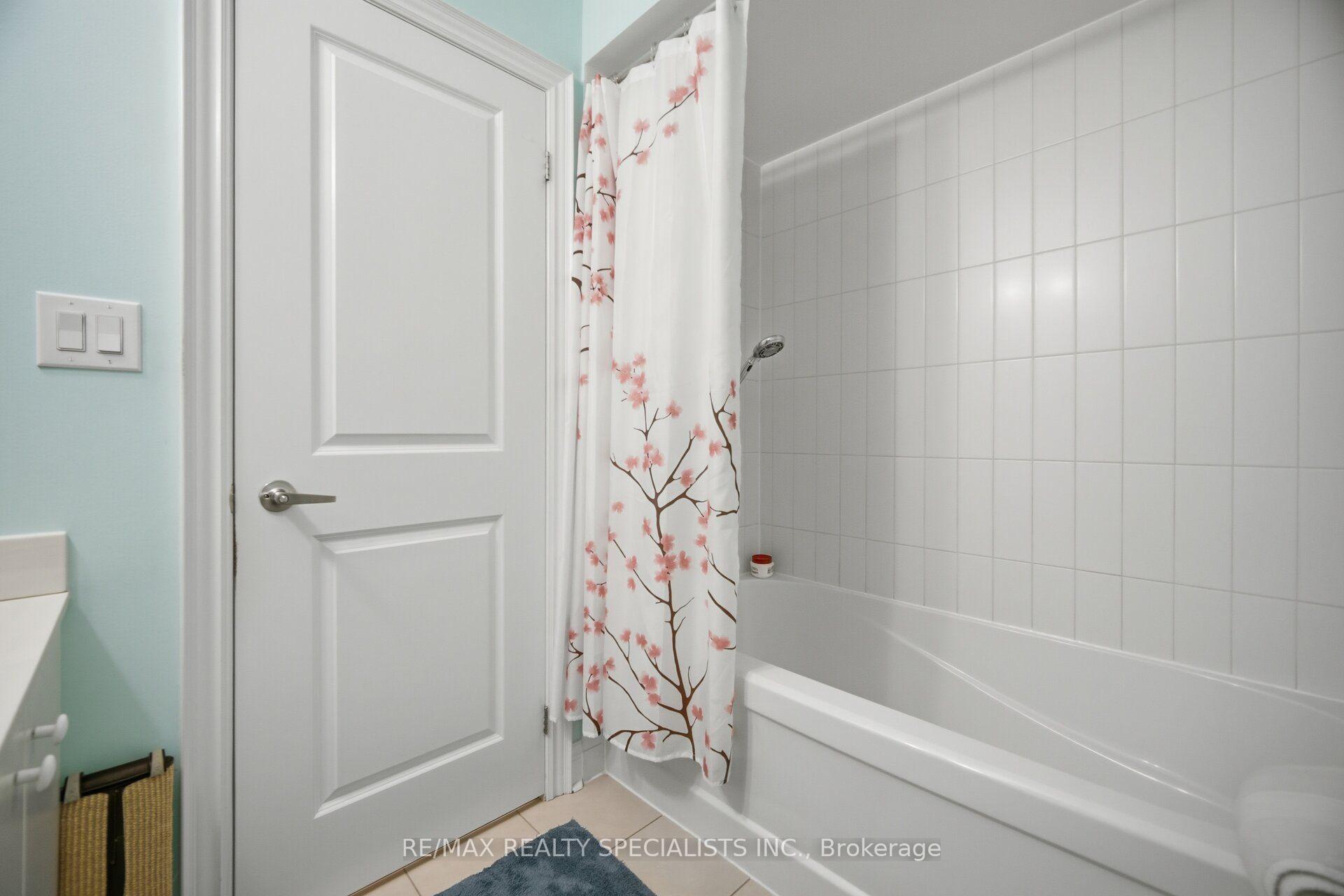 Photo 34 of Unit 112, 1812 Burnhamthorpe Road E, Mississauga, Applewood — HOMEH