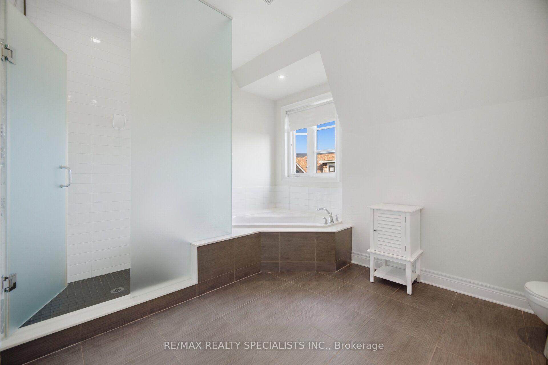 Photo 43 of Unit 112, 1812 Burnhamthorpe Road E, Mississauga, Applewood — HOMEH