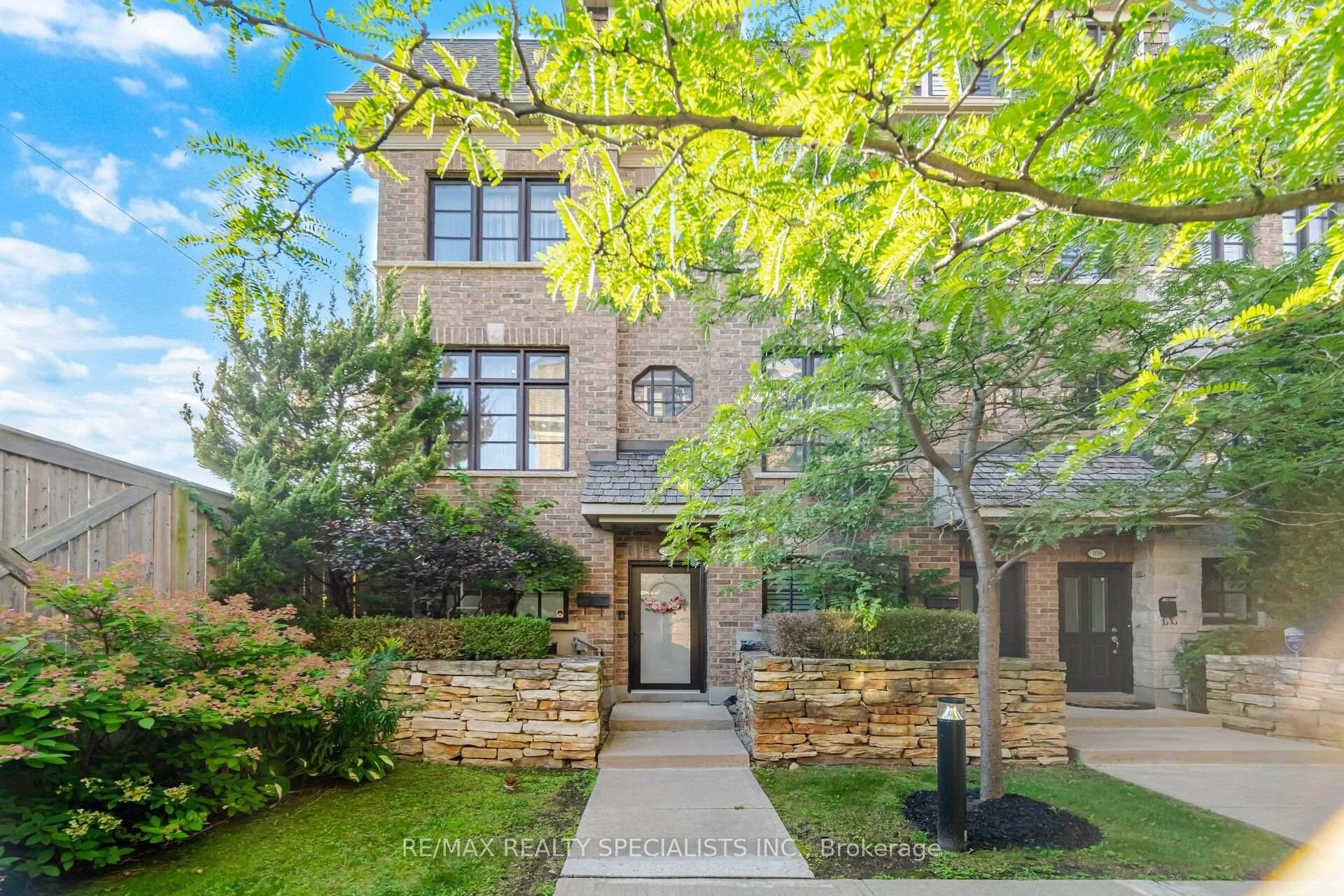 Photo 1 of Unit 112, 1812 Burnhamthorpe Road E, Mississauga, Applewood — HOMEH