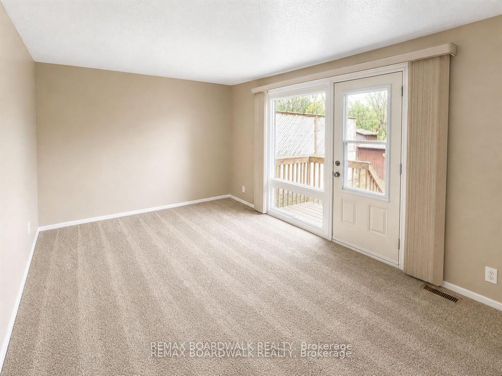 Photo 6 of 53J Sumac Street, Ottawa, Beacon Hill South — HOMEH