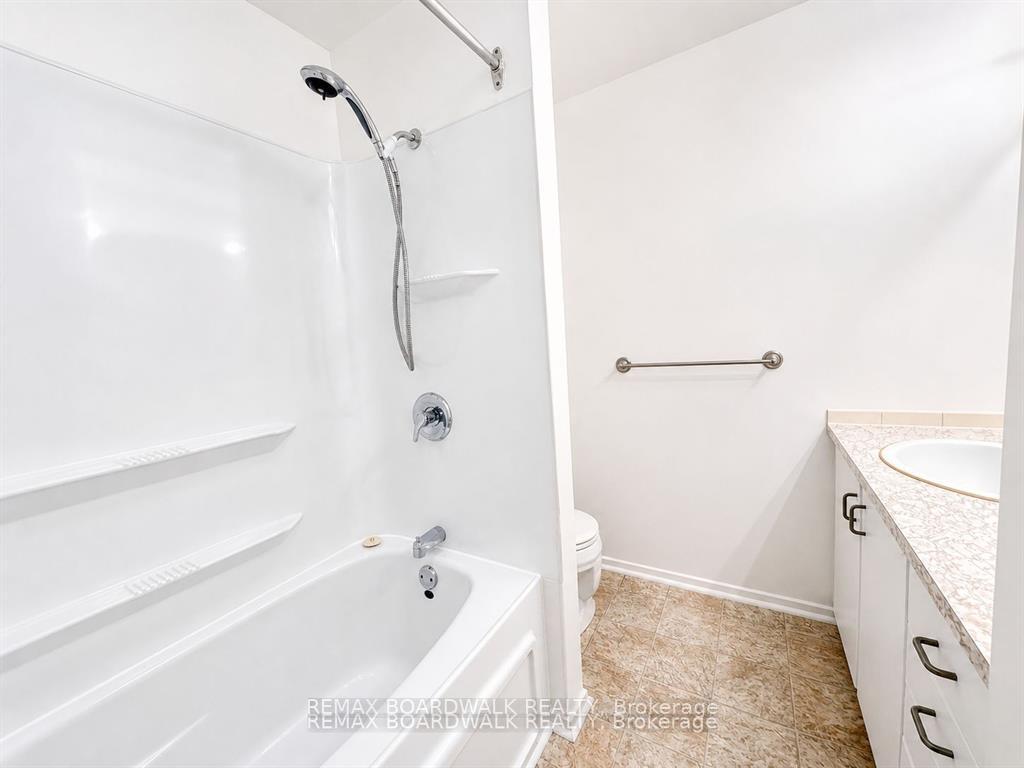 Photo 7 of 53J Sumac Street, Ottawa, Beacon Hill South — HOMEH
