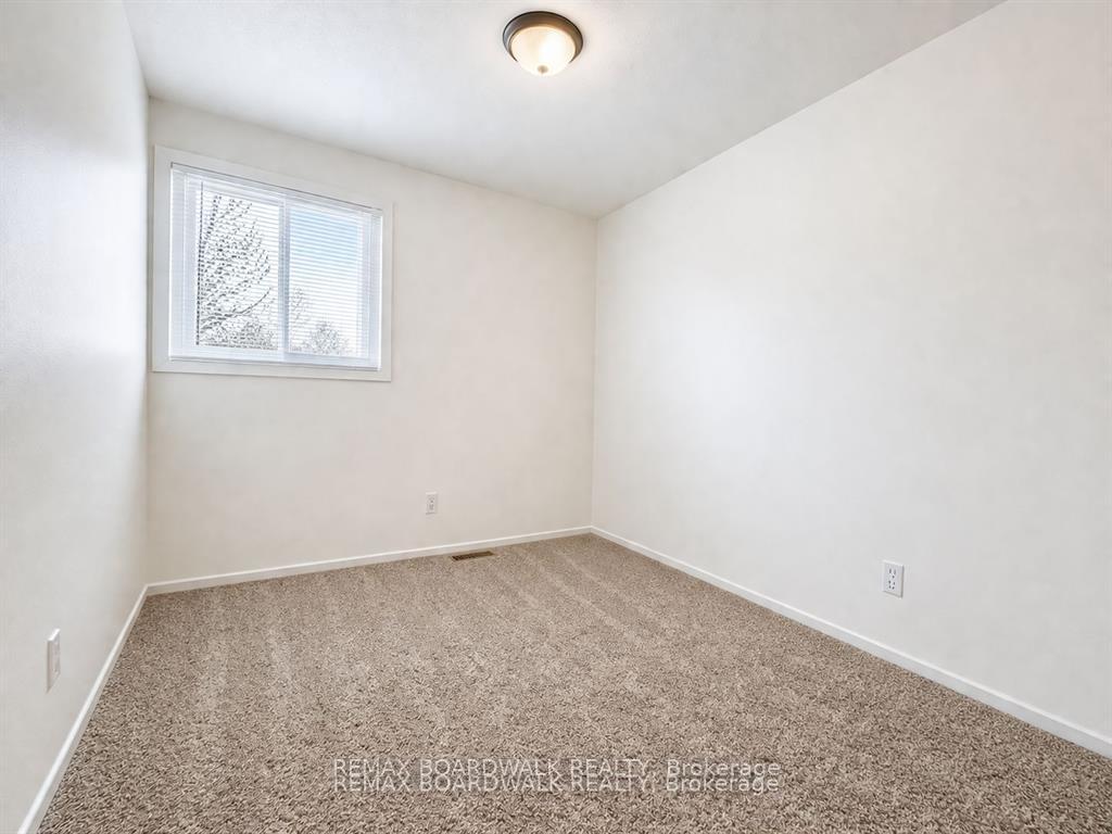 Photo 10 of 53J Sumac Street, Ottawa, Beacon Hill South — HOMEH
