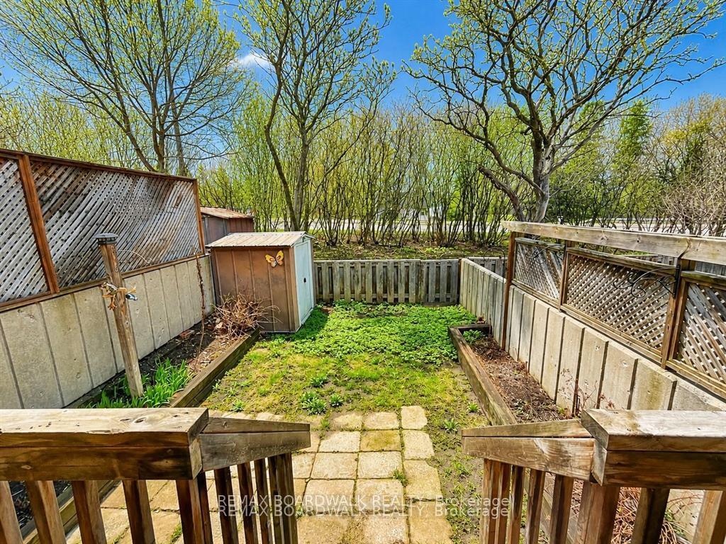 Photo 13 of 53J Sumac Street, Ottawa, Beacon Hill South — HOMEH