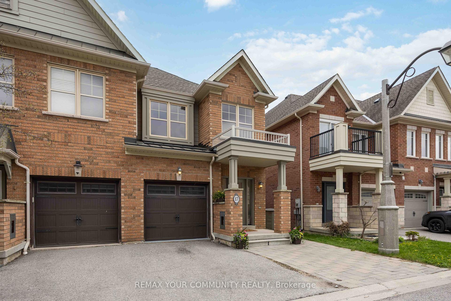 Photo 2 of 17 Latitude Lane, Whitchurch-Stouffville, Stouffville — HOMEH