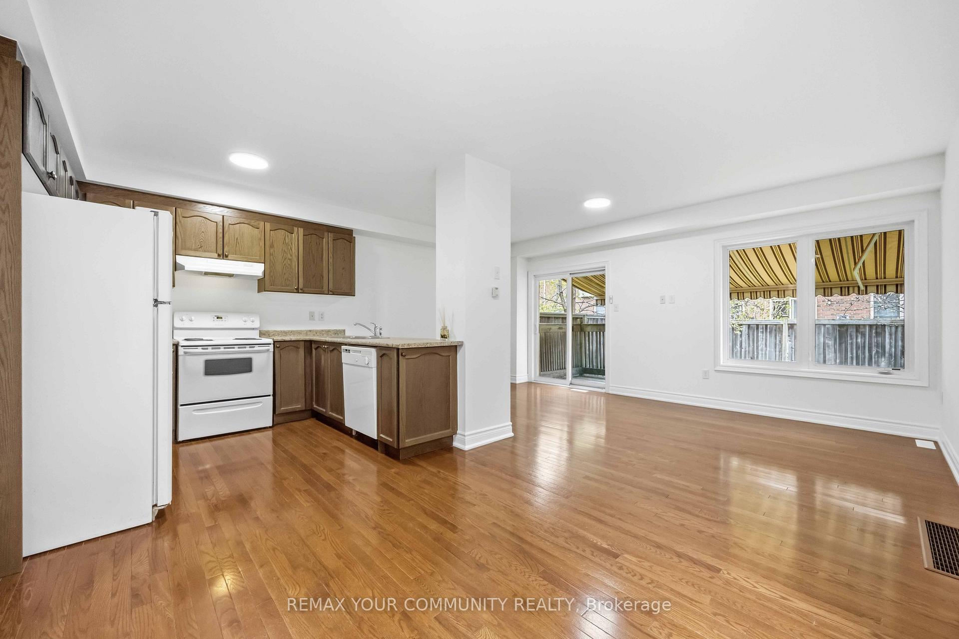 Photo 6 of 17 Latitude Lane, Whitchurch-Stouffville, Stouffville — HOMEH