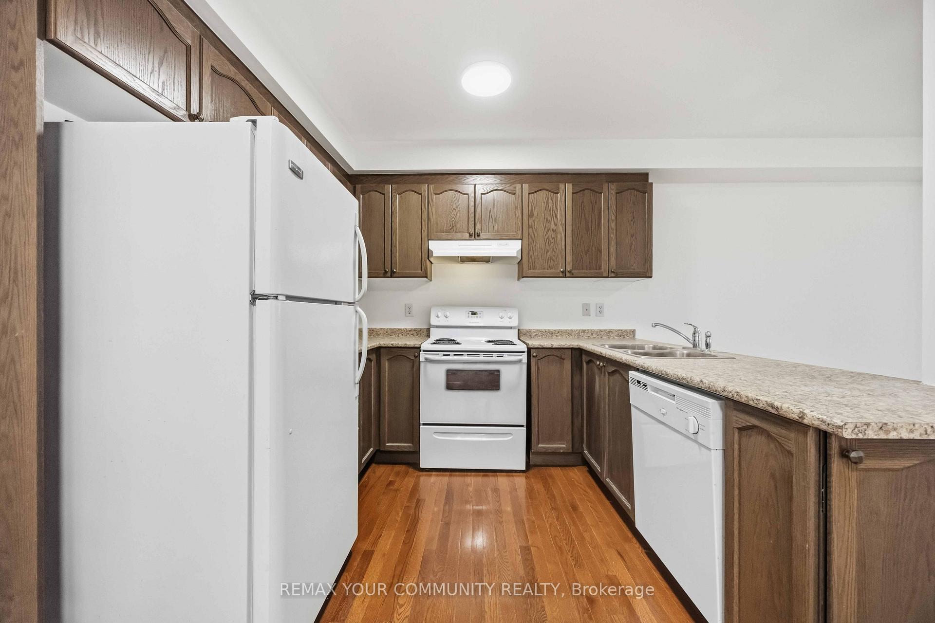 Photo 12 of 17 Latitude Lane, Whitchurch-Stouffville, Stouffville — HOMEH