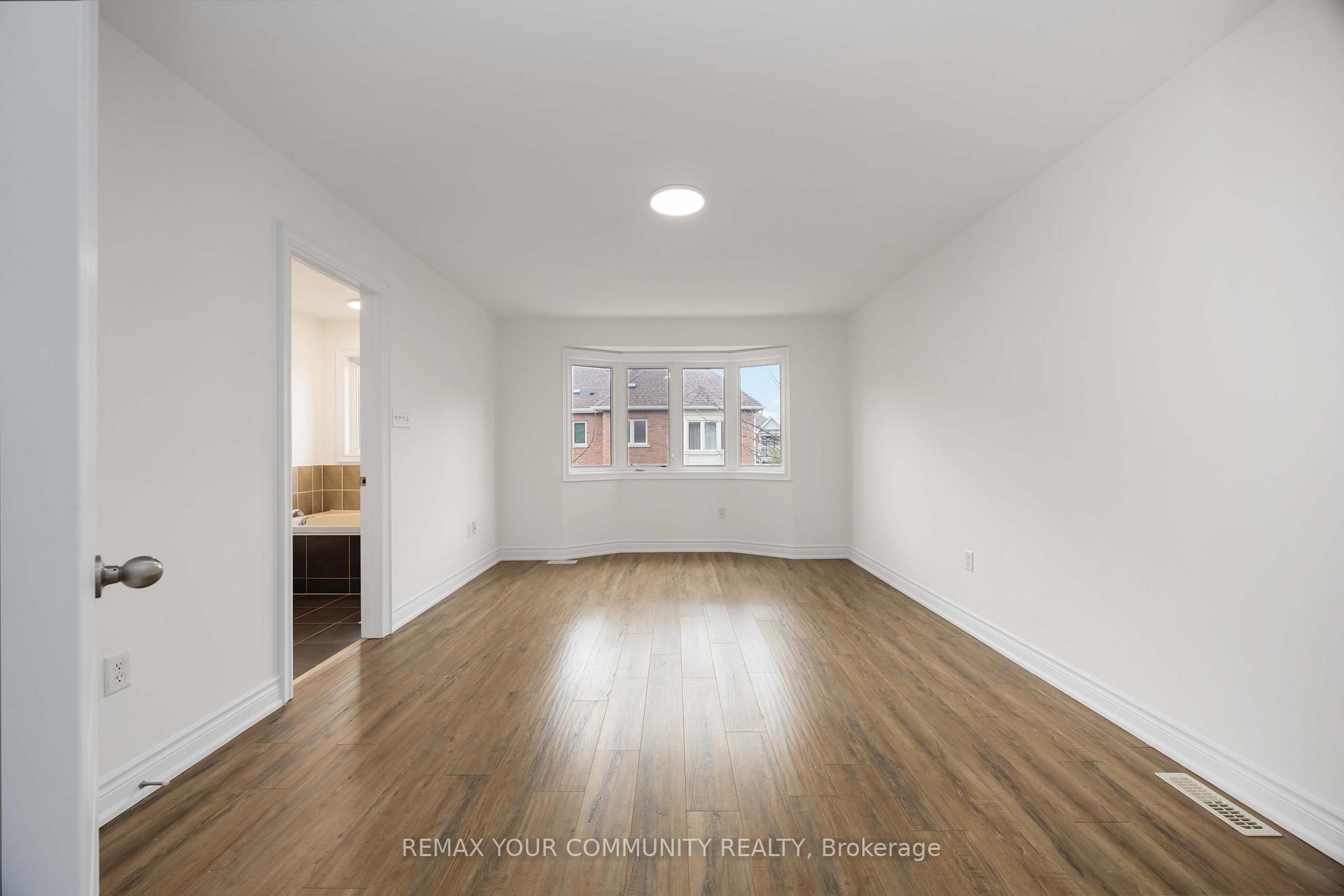 Photo 19 of 17 Latitude Lane, Whitchurch-Stouffville, Stouffville — HOMEH