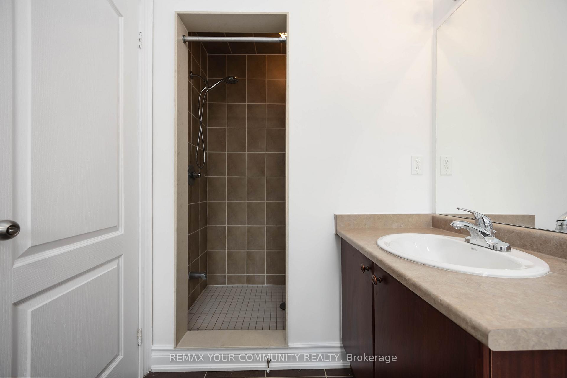 Photo 23 of 17 Latitude Lane, Whitchurch-Stouffville, Stouffville — HOMEH