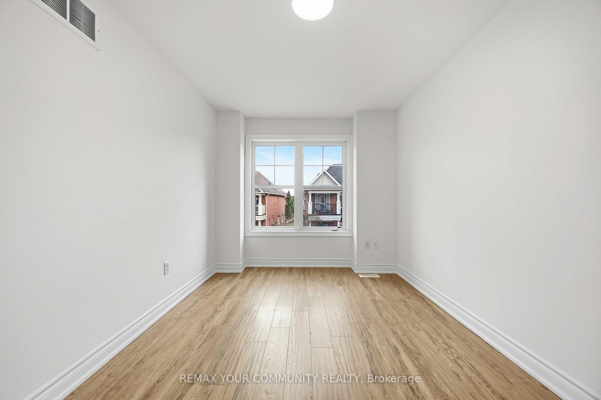 Photo 26 of 17 Latitude Lane, Whitchurch-Stouffville, Stouffville — HOMEH