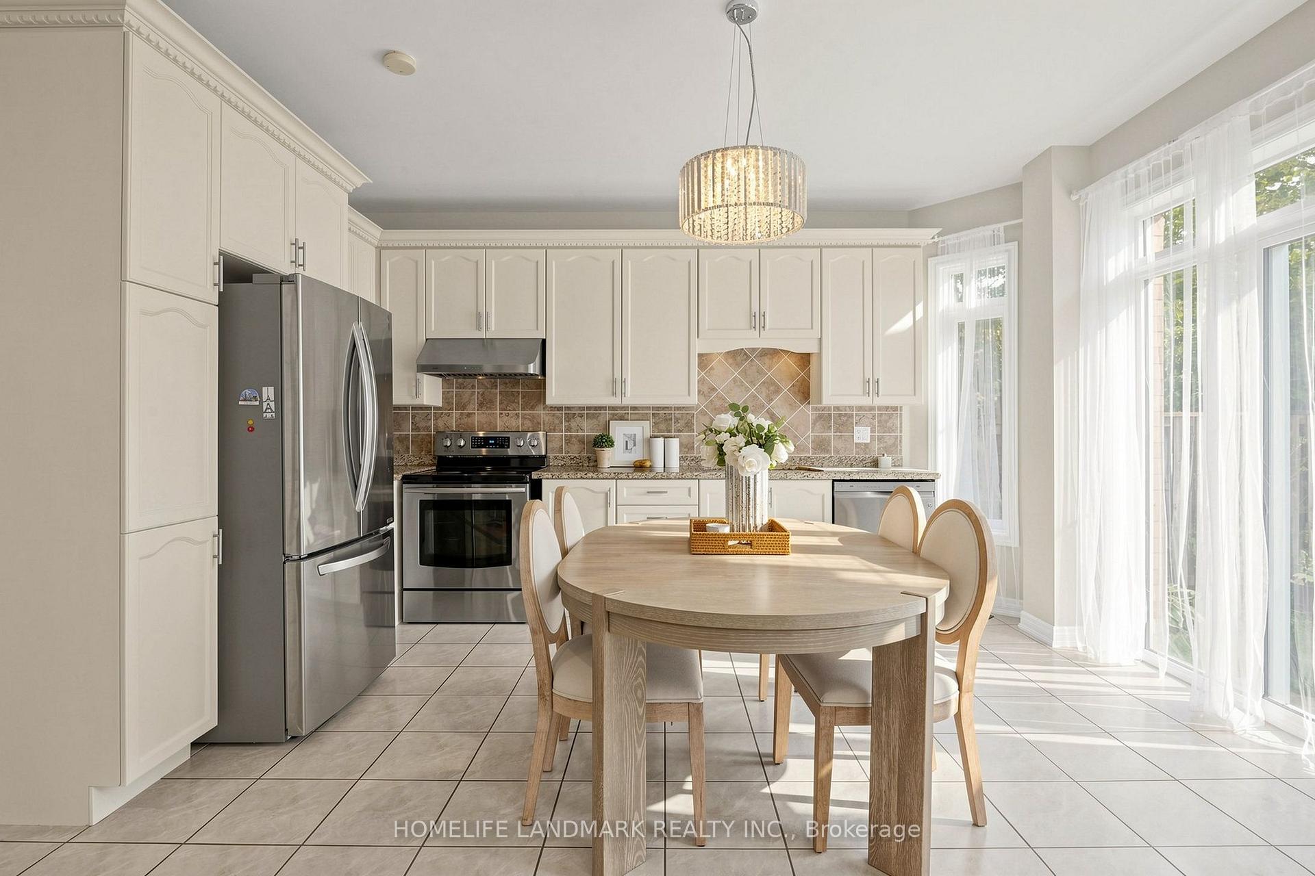Photo 10 of 30 Edelweiss Avenue, Richmond Hill, Jefferson — HOMEH
