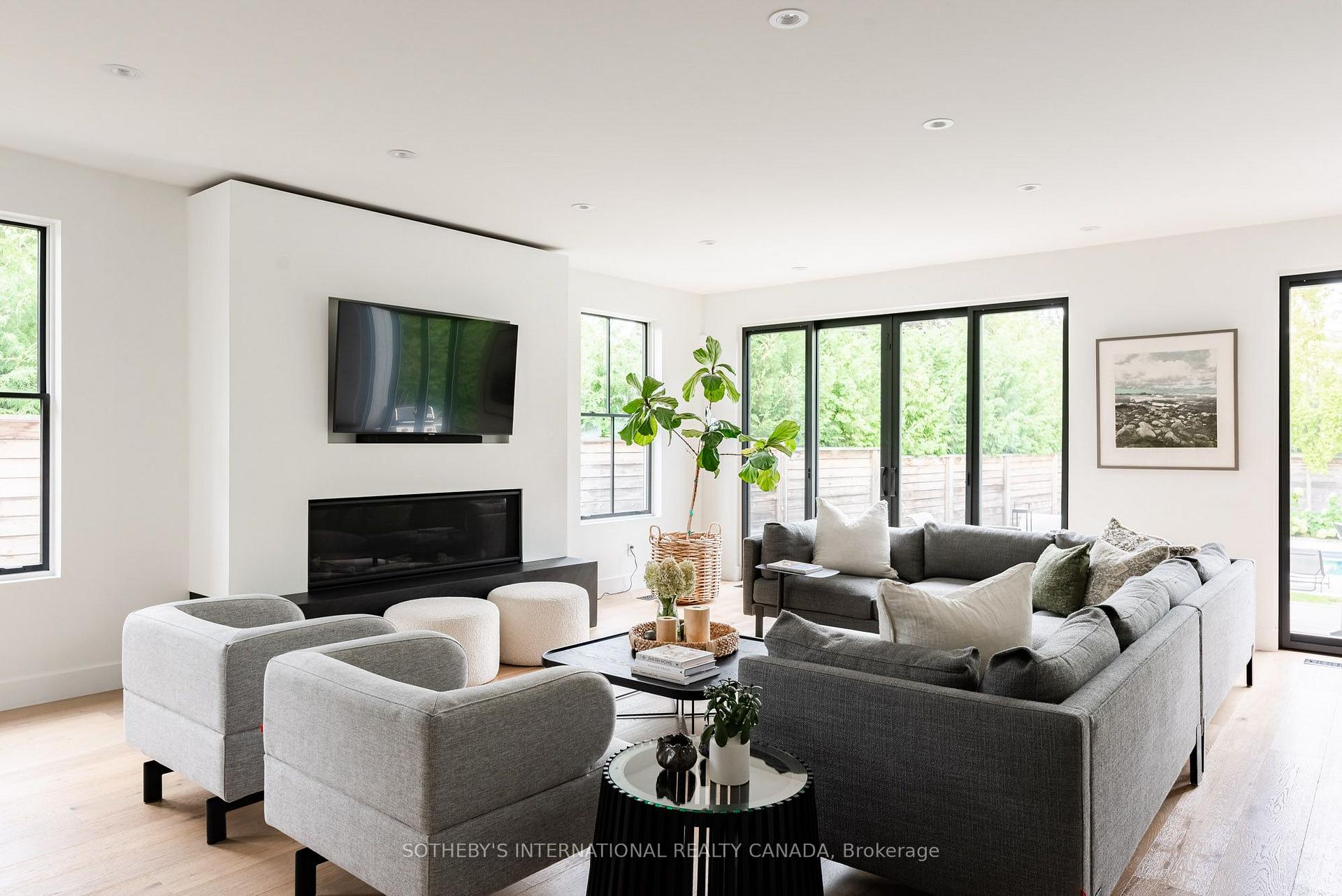 Photo 9 of 55 Metcalfe Street, Aurora, Aurora Village — HOMEH