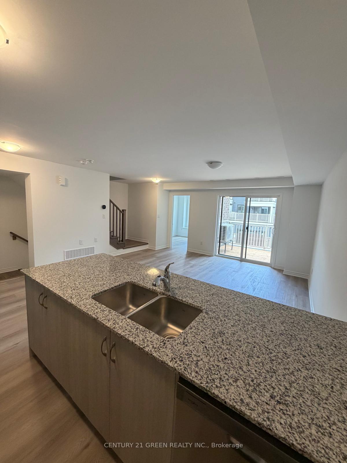 Photo 6 of 32 Canyon Hill Drive, Kitchener, Civic Centre — HOMEH