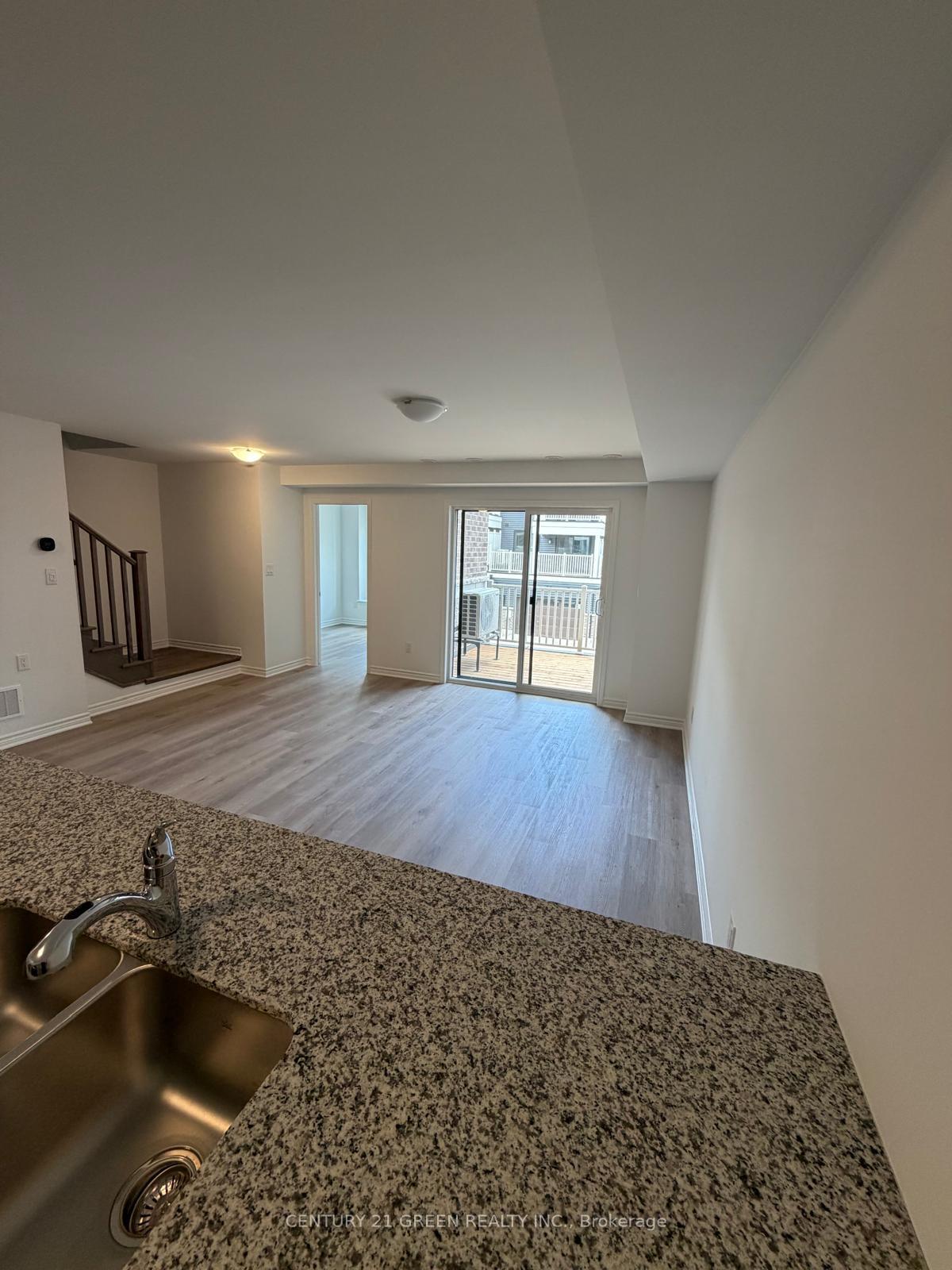 Photo 7 of 32 Canyon Hill Drive, Kitchener, Civic Centre — HOMEH