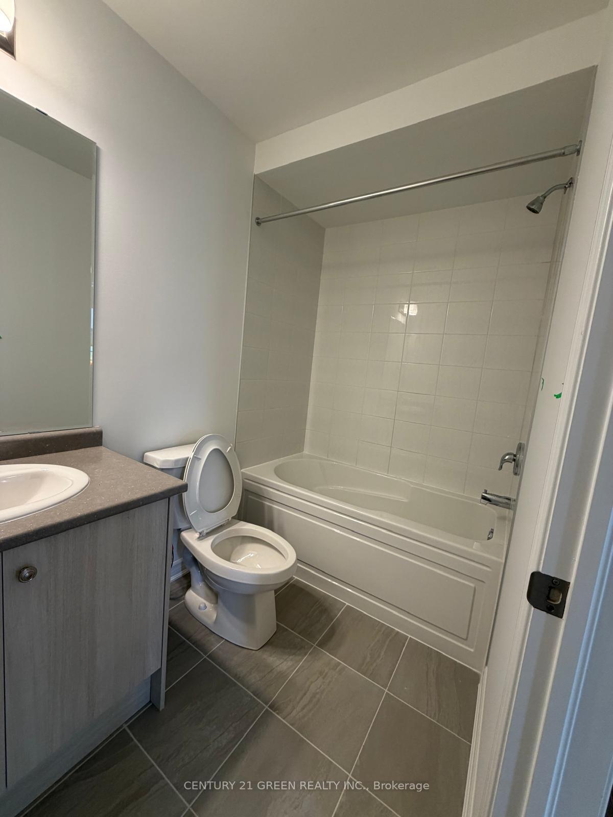 Photo 19 of 32 Canyon Hill Drive, Kitchener, Civic Centre — HOMEH