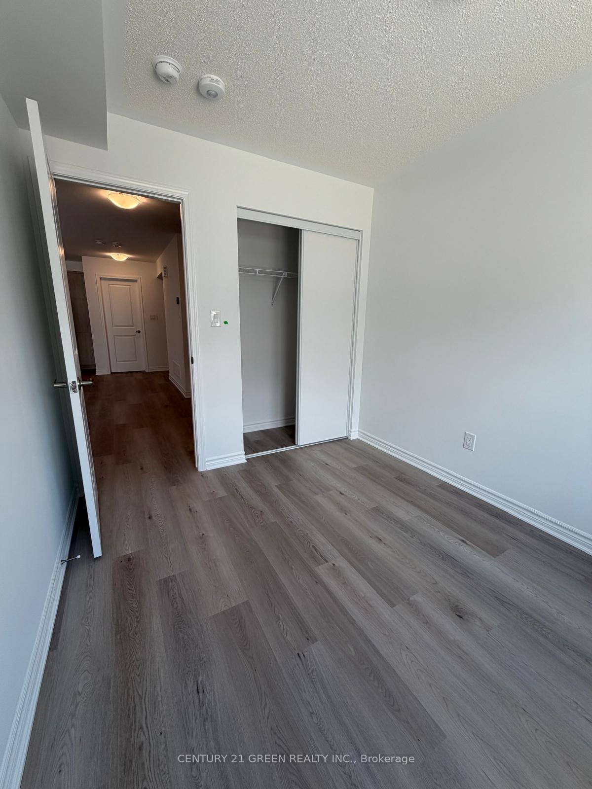 Photo 23 of 32 Canyon Hill Drive, Kitchener, Civic Centre — HOMEH