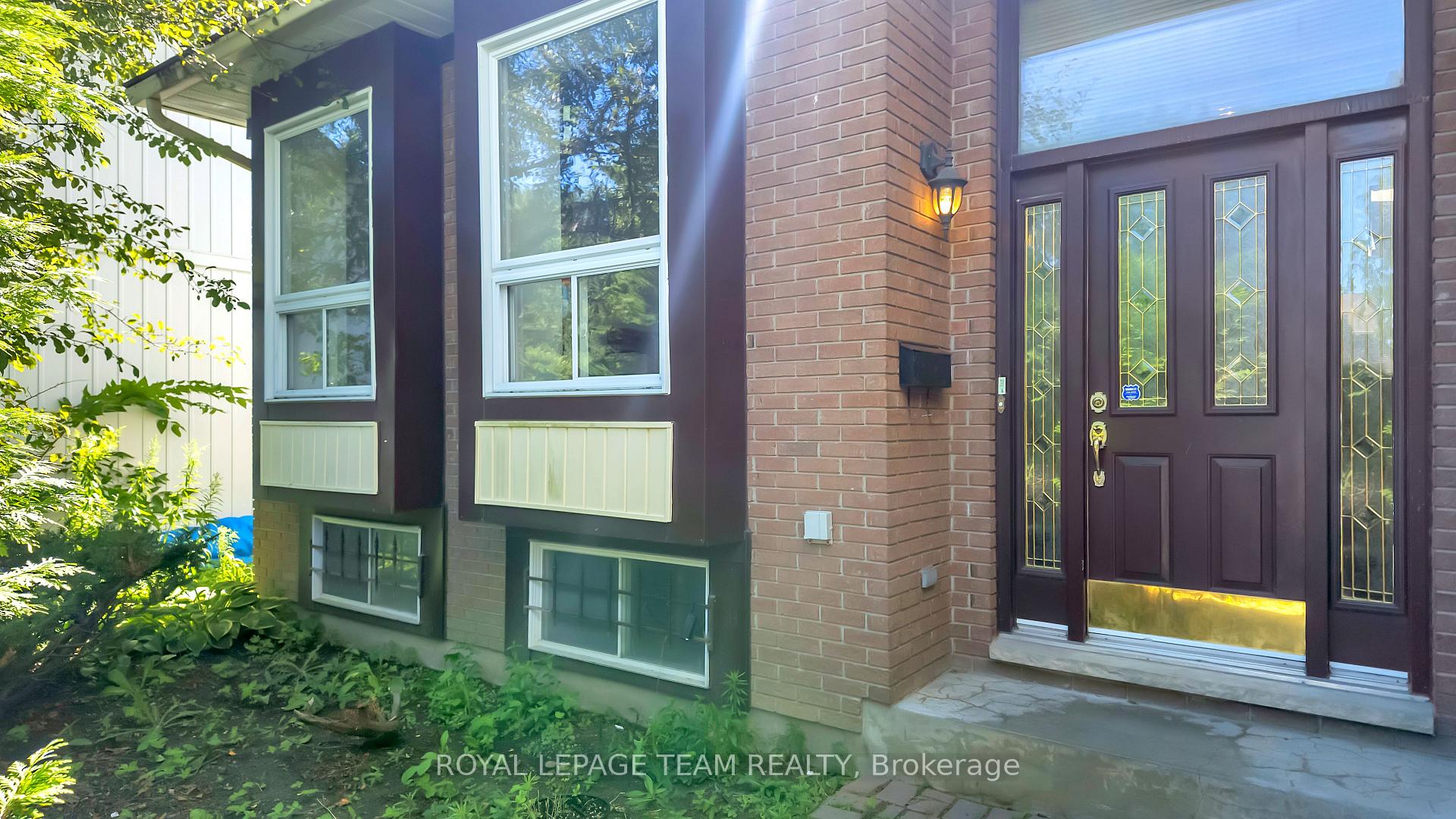 Photo 4 of 50 Equestrian Drive, Ottawa, Kanata - Bridlewood — HOMEH