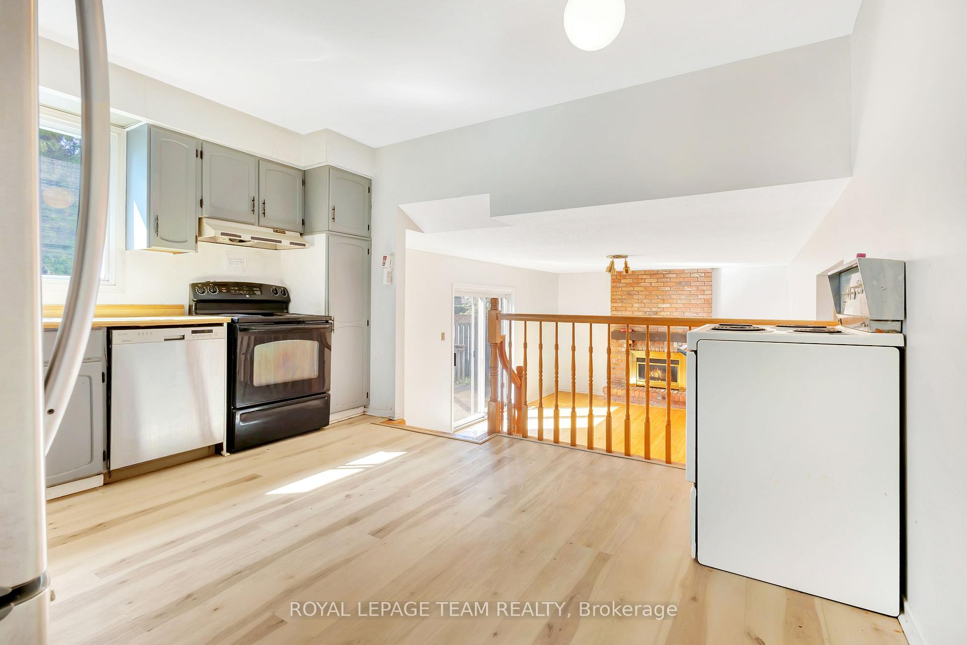 Photo 13 of 50 Equestrian Drive, Ottawa, Kanata - Bridlewood — HOMEH