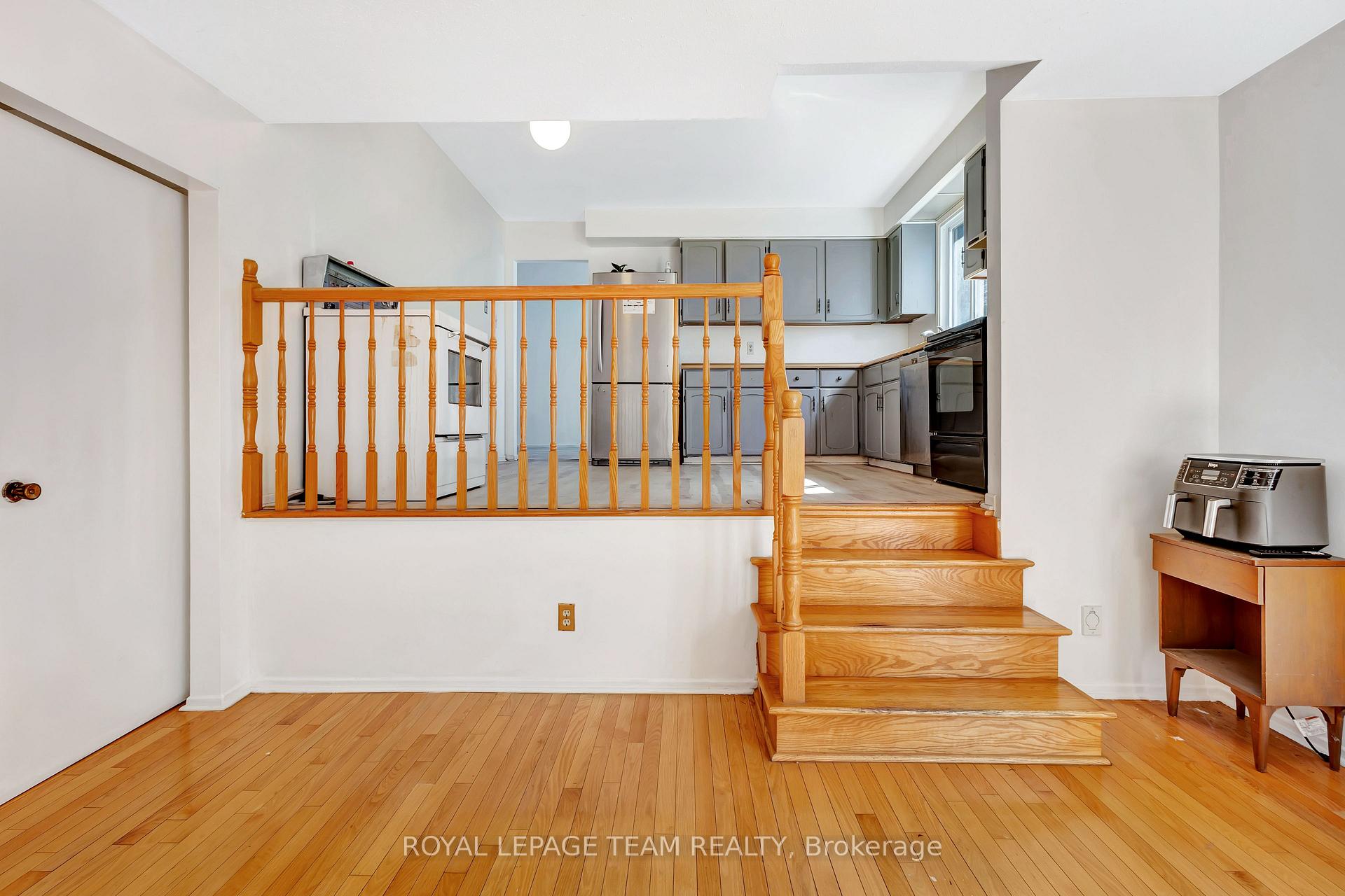Photo 14 of 50 Equestrian Drive, Ottawa, Kanata - Bridlewood — HOMEH