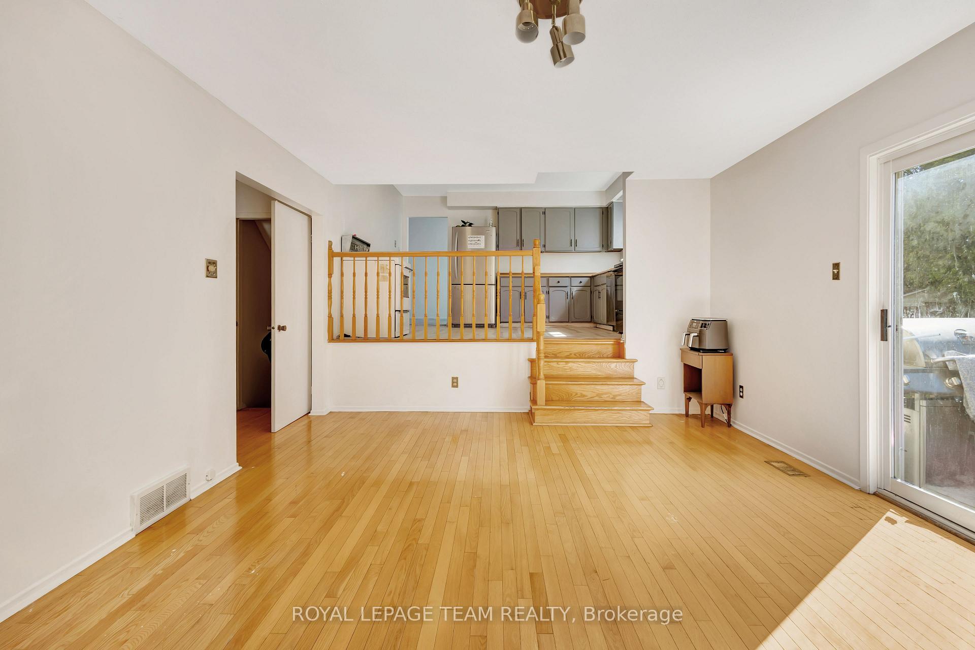 Photo 15 of 50 Equestrian Drive, Ottawa, Kanata - Bridlewood — HOMEH
