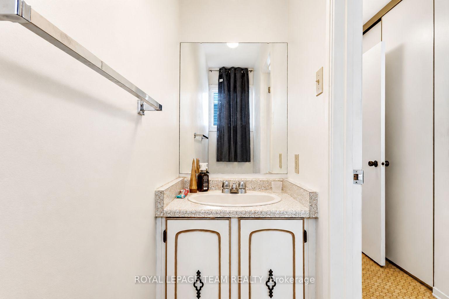 Photo 19 of 50 Equestrian Drive, Ottawa, Kanata - Bridlewood — HOMEH