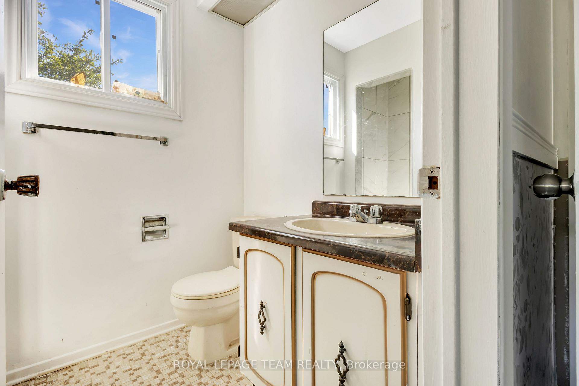Photo 22 of 50 Equestrian Drive, Ottawa, Kanata - Bridlewood — HOMEH
