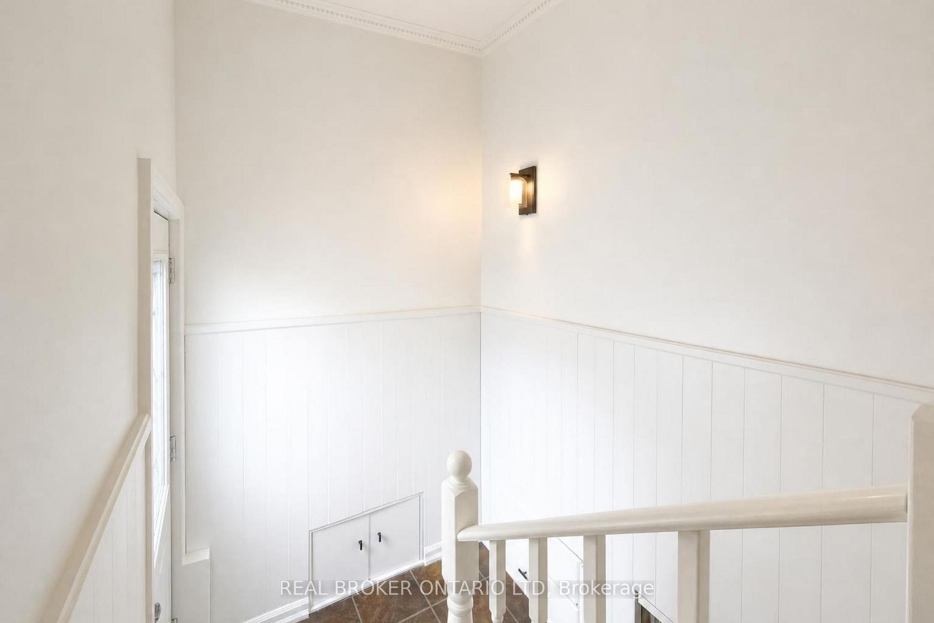 Photo 16 of 131 Bond Street, London, South H — HOMEH