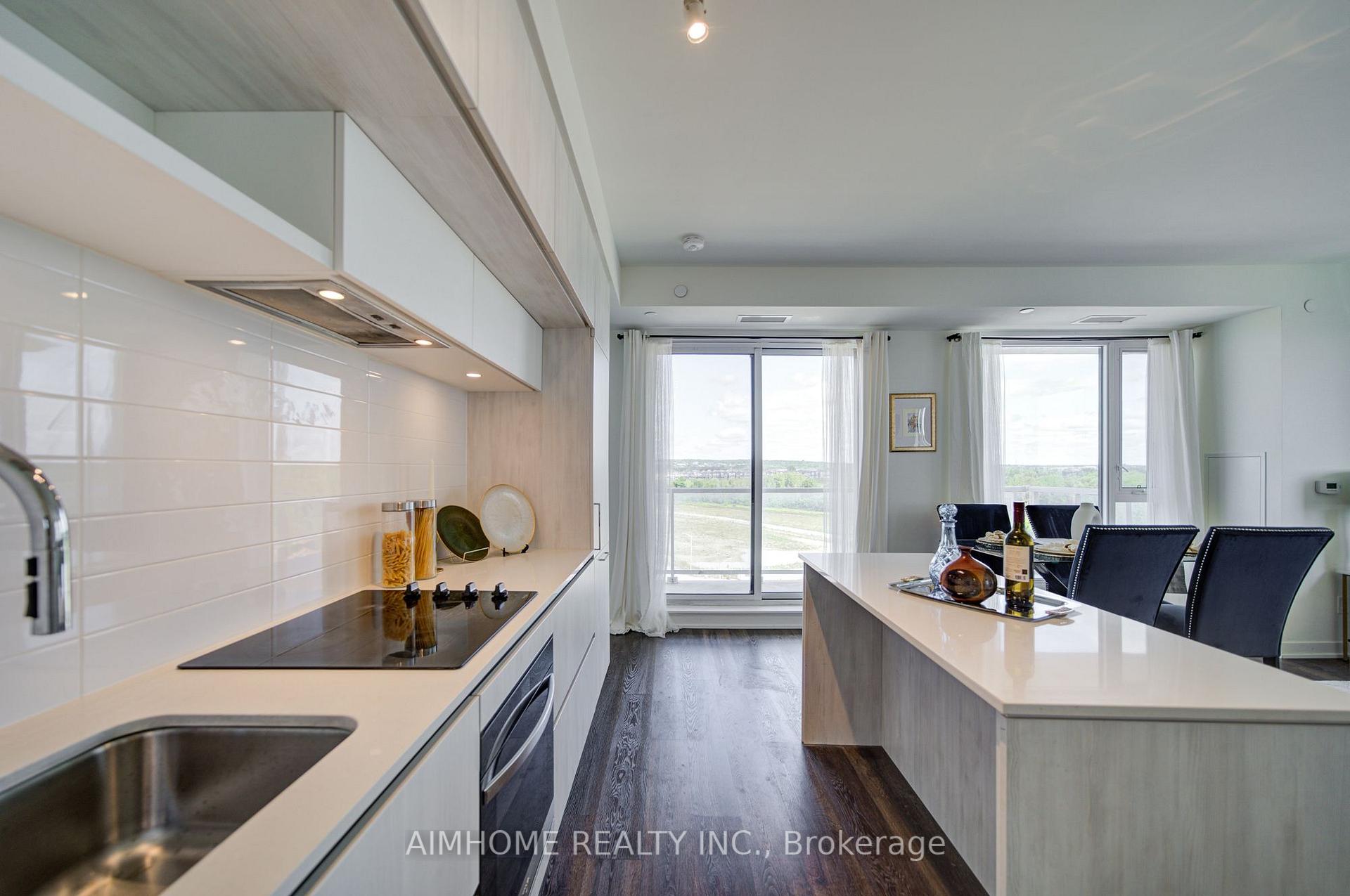 Photo 5 of Unit 829, 2 David Eyer Road E, Richmond Hill, Rural Richmond Hill — HOMEH