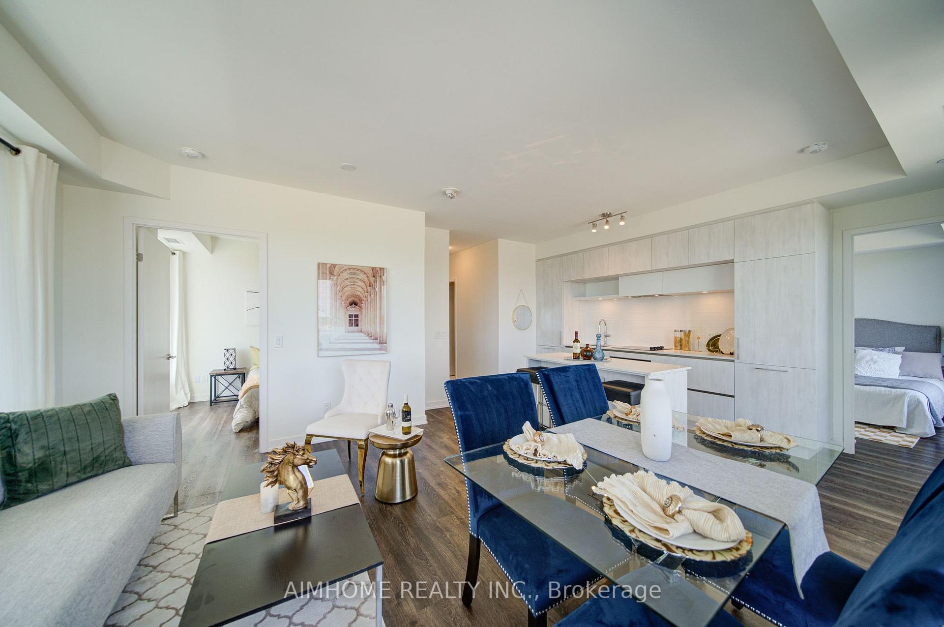 Photo 6 of Unit 829, 2 David Eyer Road E, Richmond Hill, Rural Richmond Hill — HOMEH