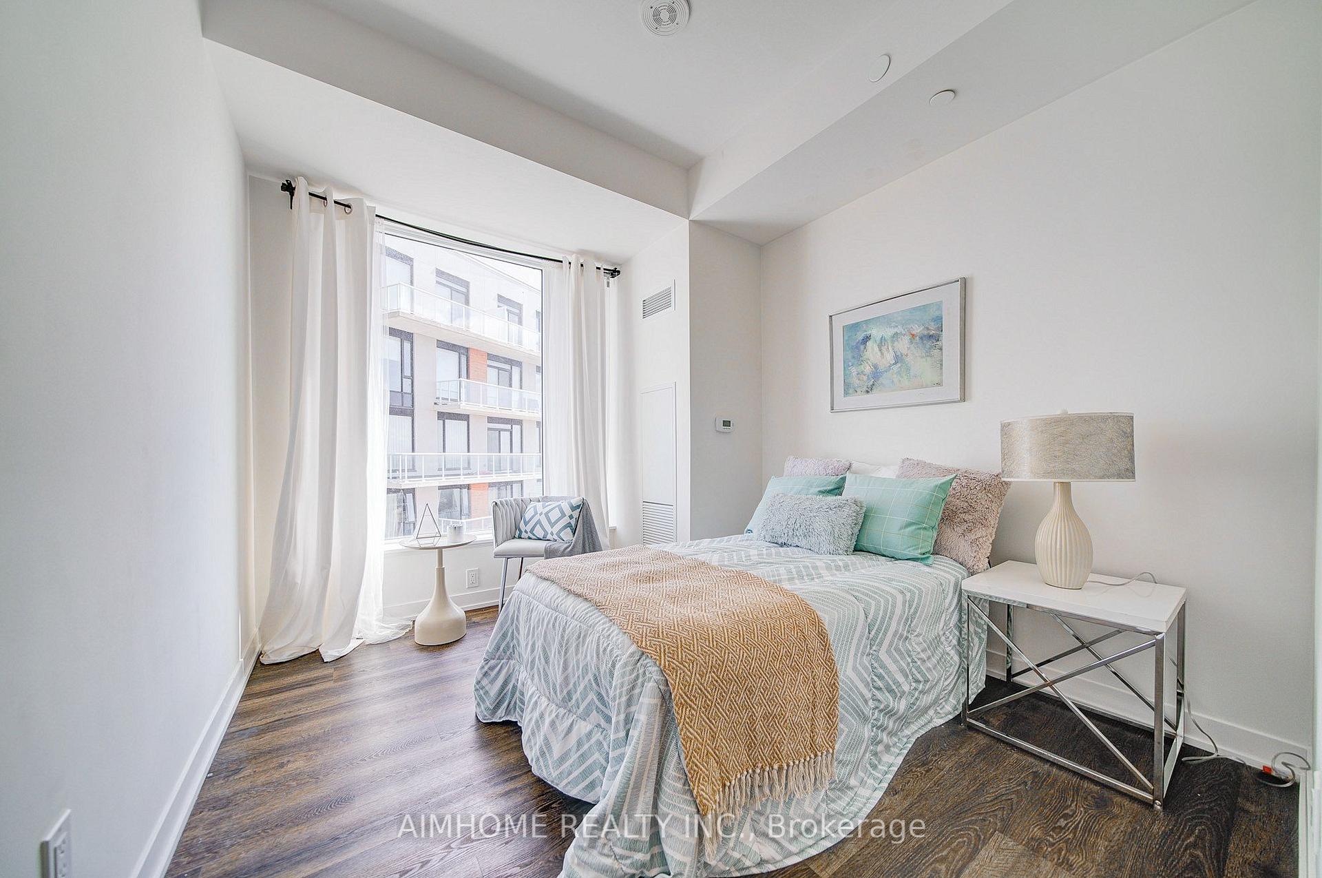Photo 13 of Unit 829, 2 David Eyer Road E, Richmond Hill, Rural Richmond Hill — HOMEH