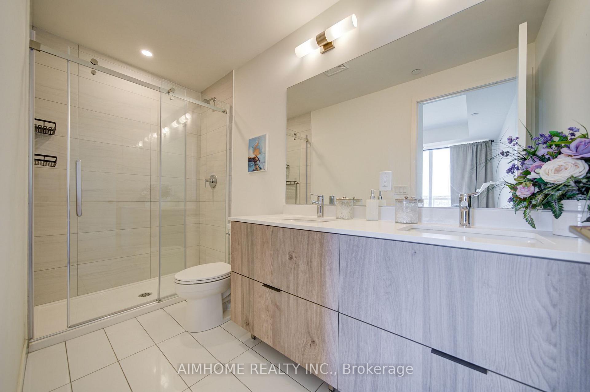Photo 15 of Unit 829, 2 David Eyer Road E, Richmond Hill, Rural Richmond Hill — HOMEH