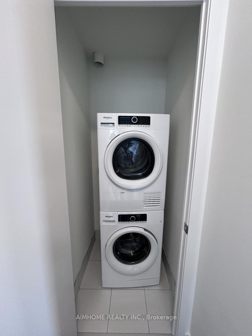 Photo 18 of Unit 829, 2 David Eyer Road E, Richmond Hill, Rural Richmond Hill — HOMEH