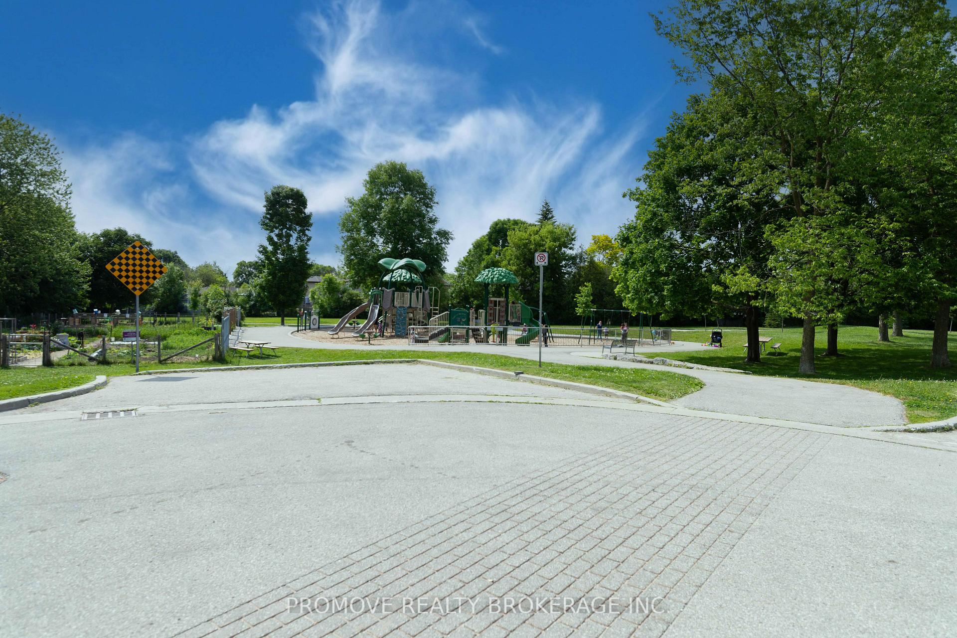 Photo 4 of Unit 121, 35 Mountford Drive, Guelph, Grange Road — HOMEH