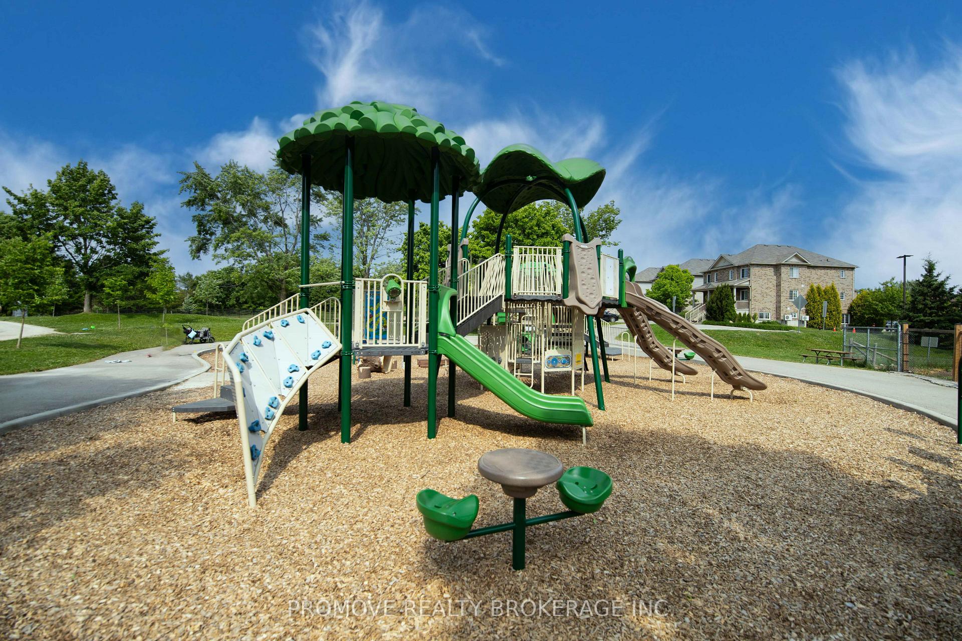 Photo 8 of Unit 121, 35 Mountford Drive, Guelph, Grange Road — HOMEH