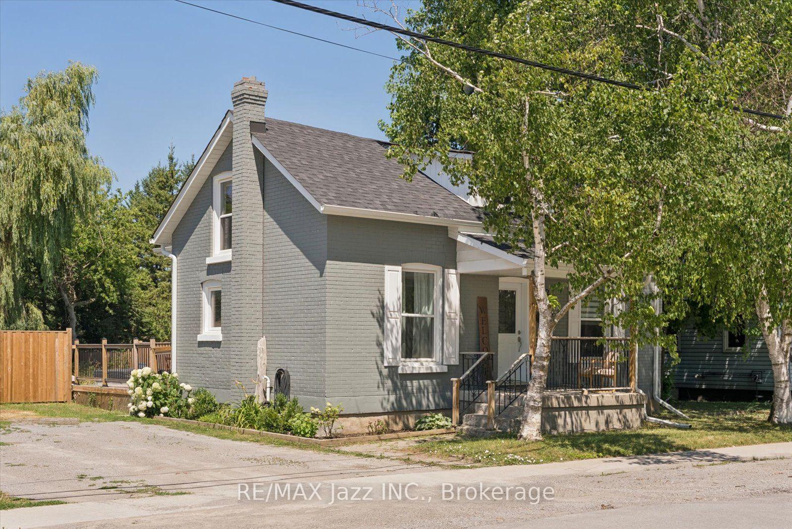 Photo 2 of 360 Mill Street, Brock, Beaverton — HOMEH