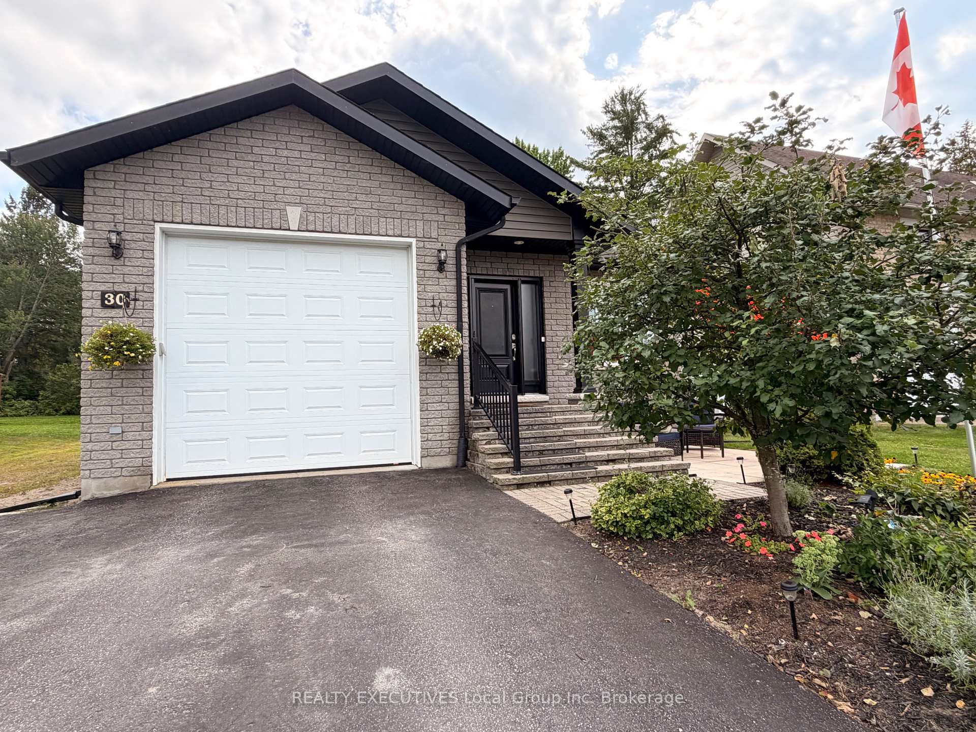 Photo 5 of 30 Osprey Crescent, Callander — HOMEH